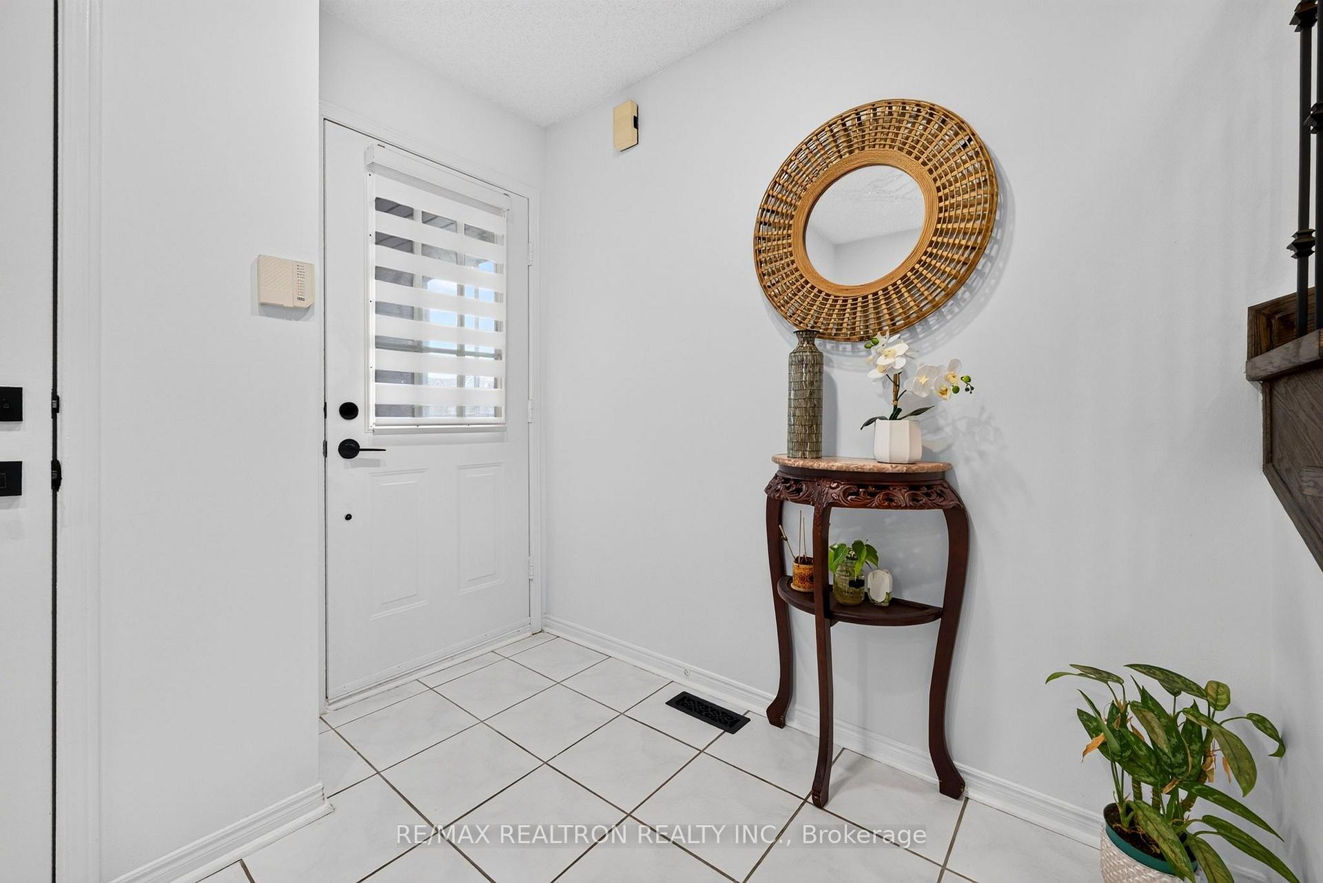 Photo 5 of 47 Kruger Road, Markham, Middlefield — HOMEH