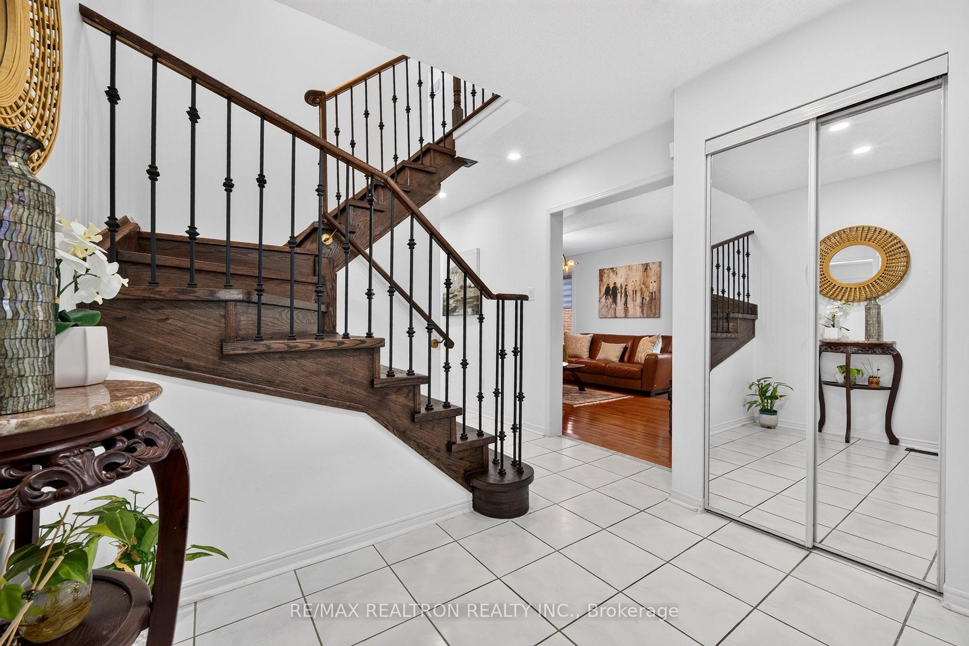 Photo 6 of 47 Kruger Road, Markham, Middlefield — HOMEH