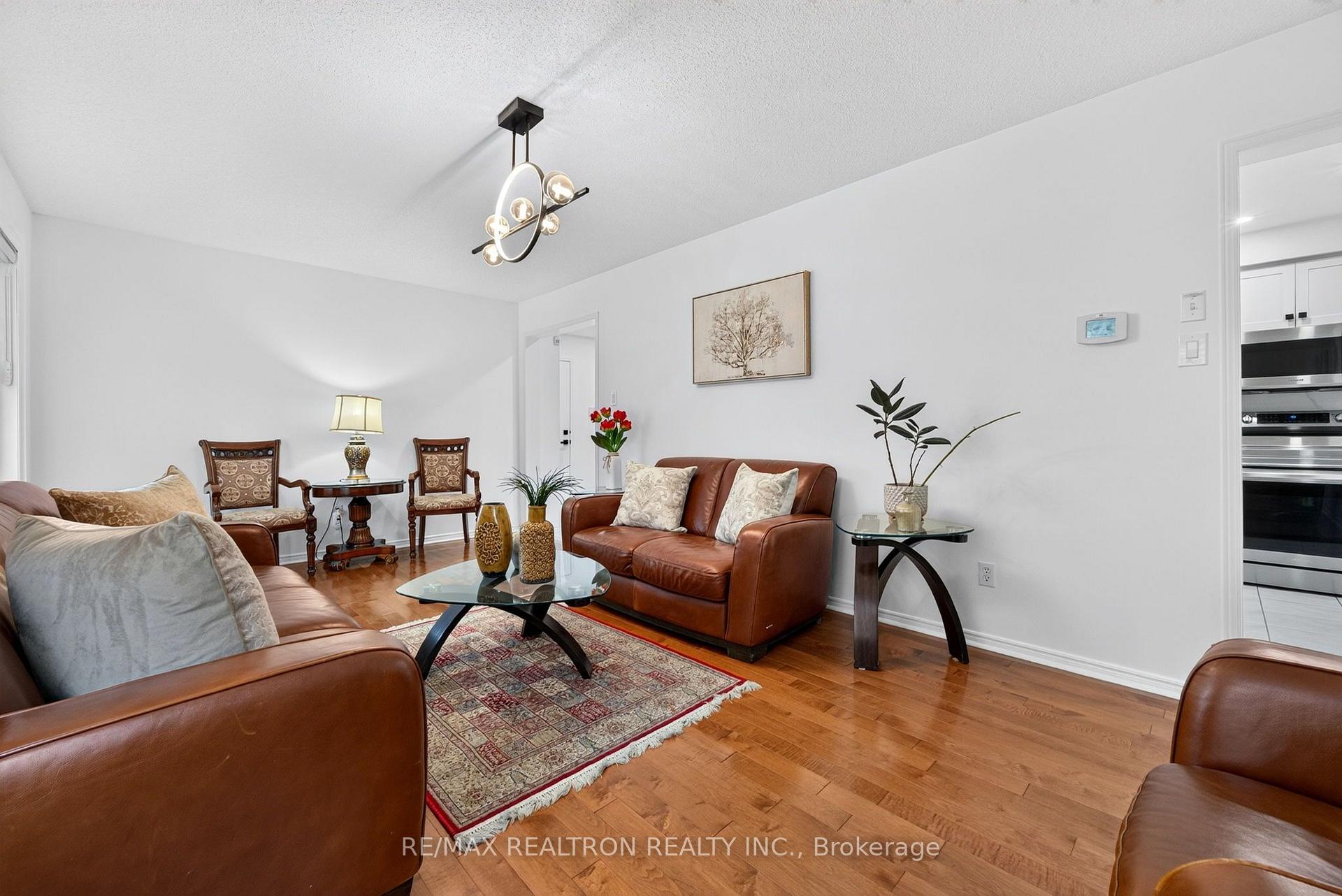 Photo 9 of 47 Kruger Road, Markham, Middlefield — HOMEH