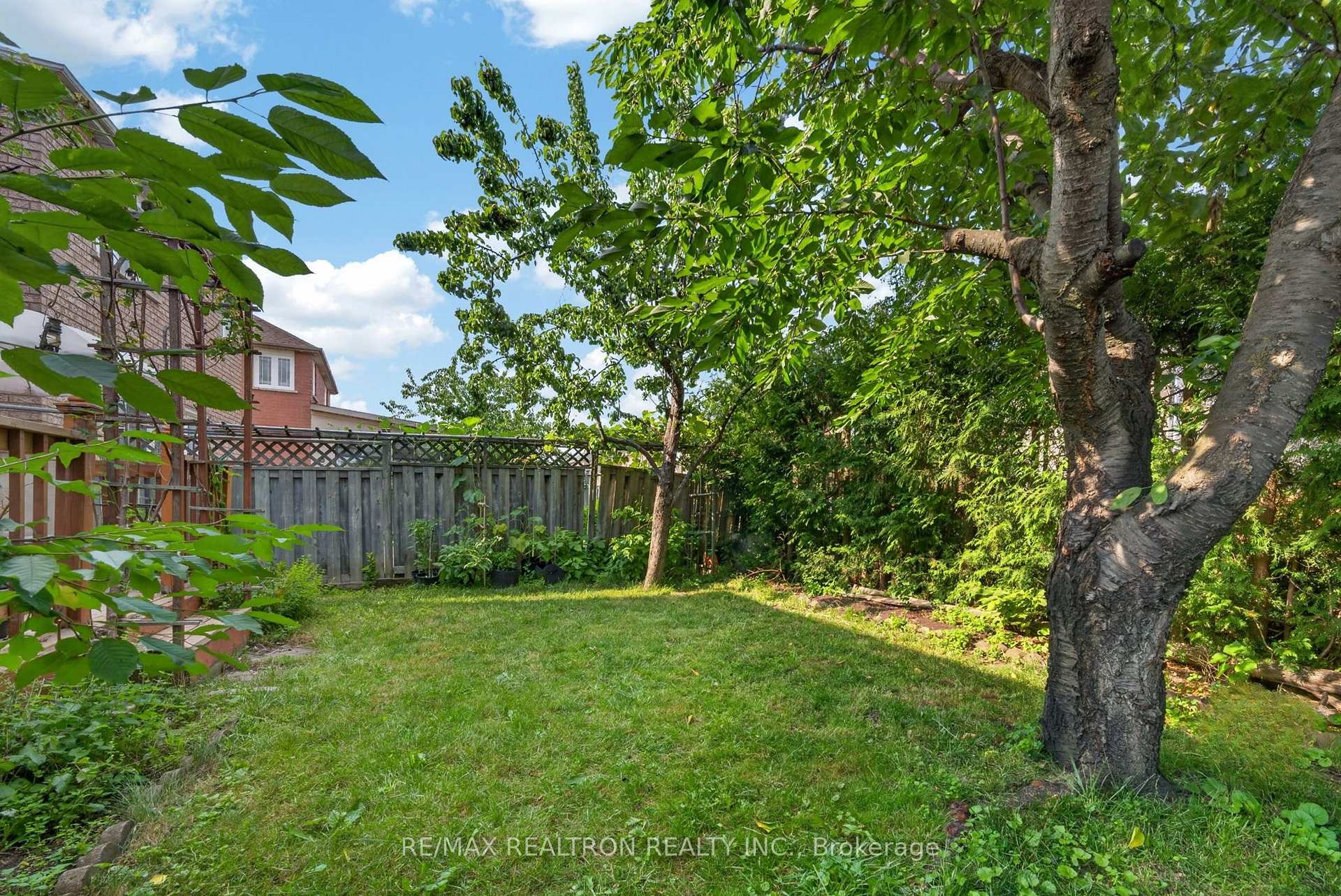 Photo 35 of 47 Kruger Road, Markham, Middlefield — HOMEH