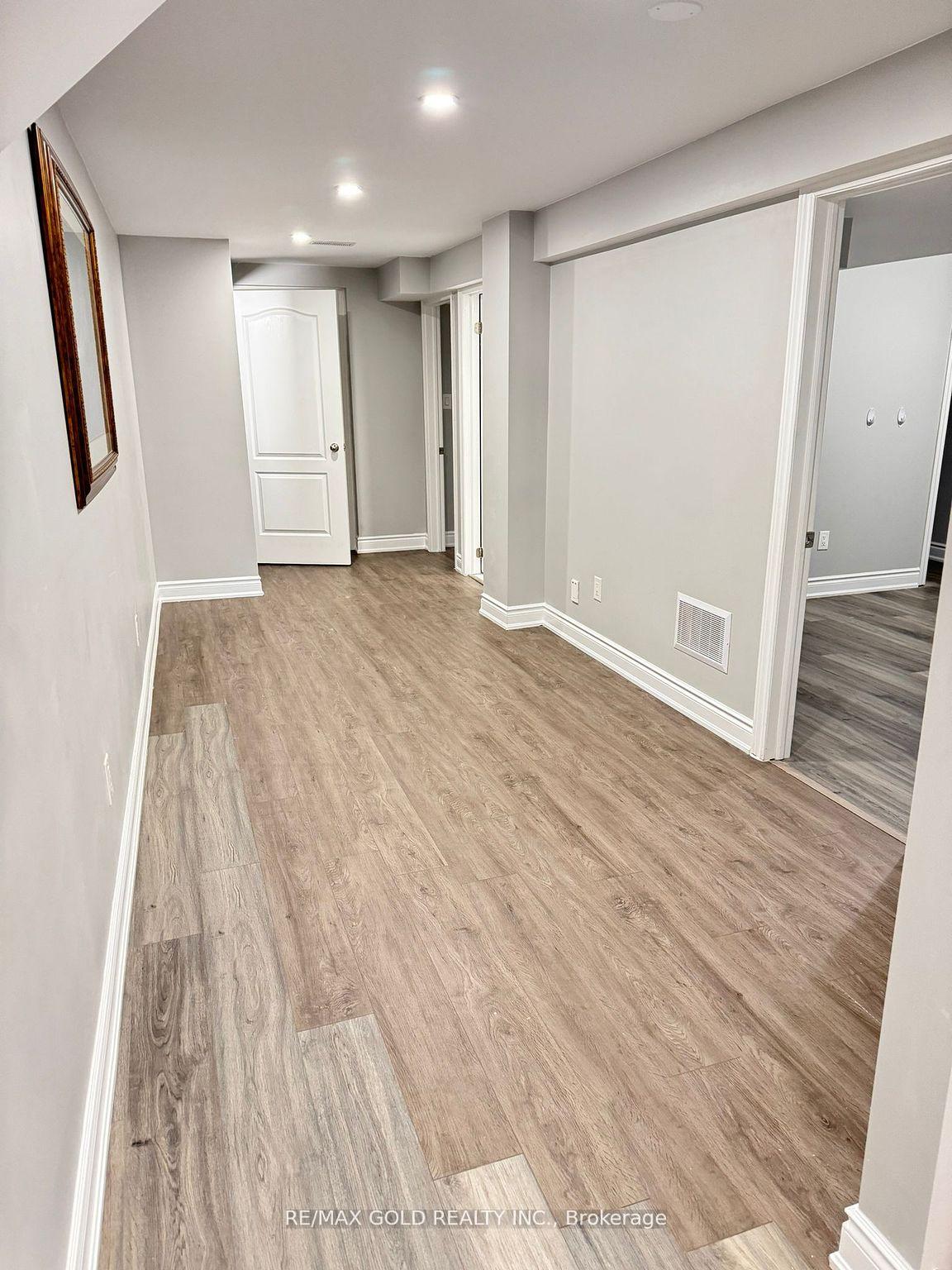 Photo 17 of 4 Gollop Crescent, Halton Hills, Georgetown — HOMEH