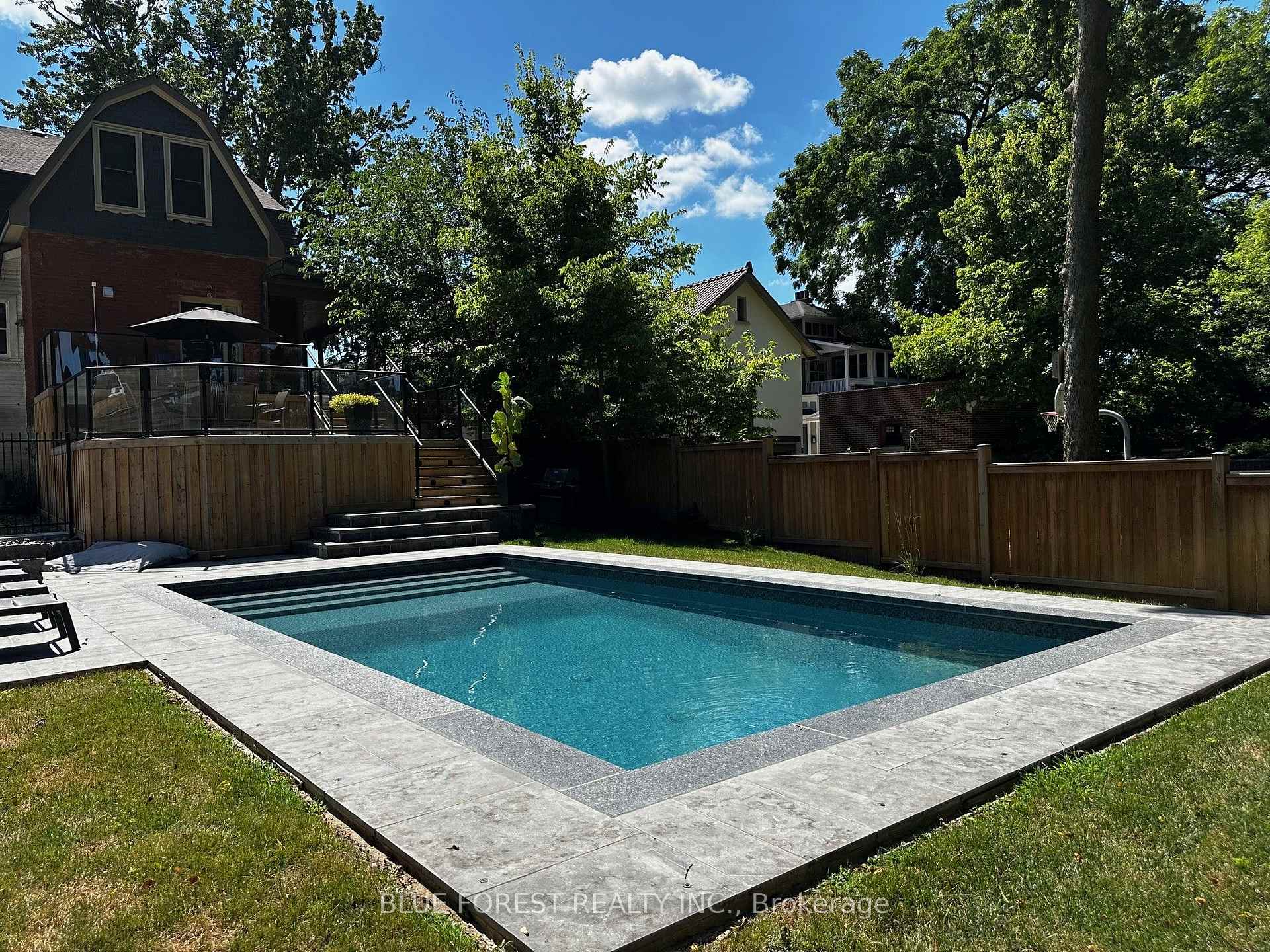 Photo 74 of 274 Huron Street, London, East B — HOMEH