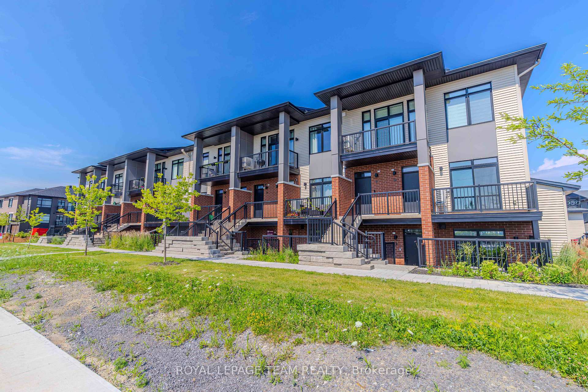 Photo 2 of 4787A Bank Street, Ottawa, Leitrim — HOMEH