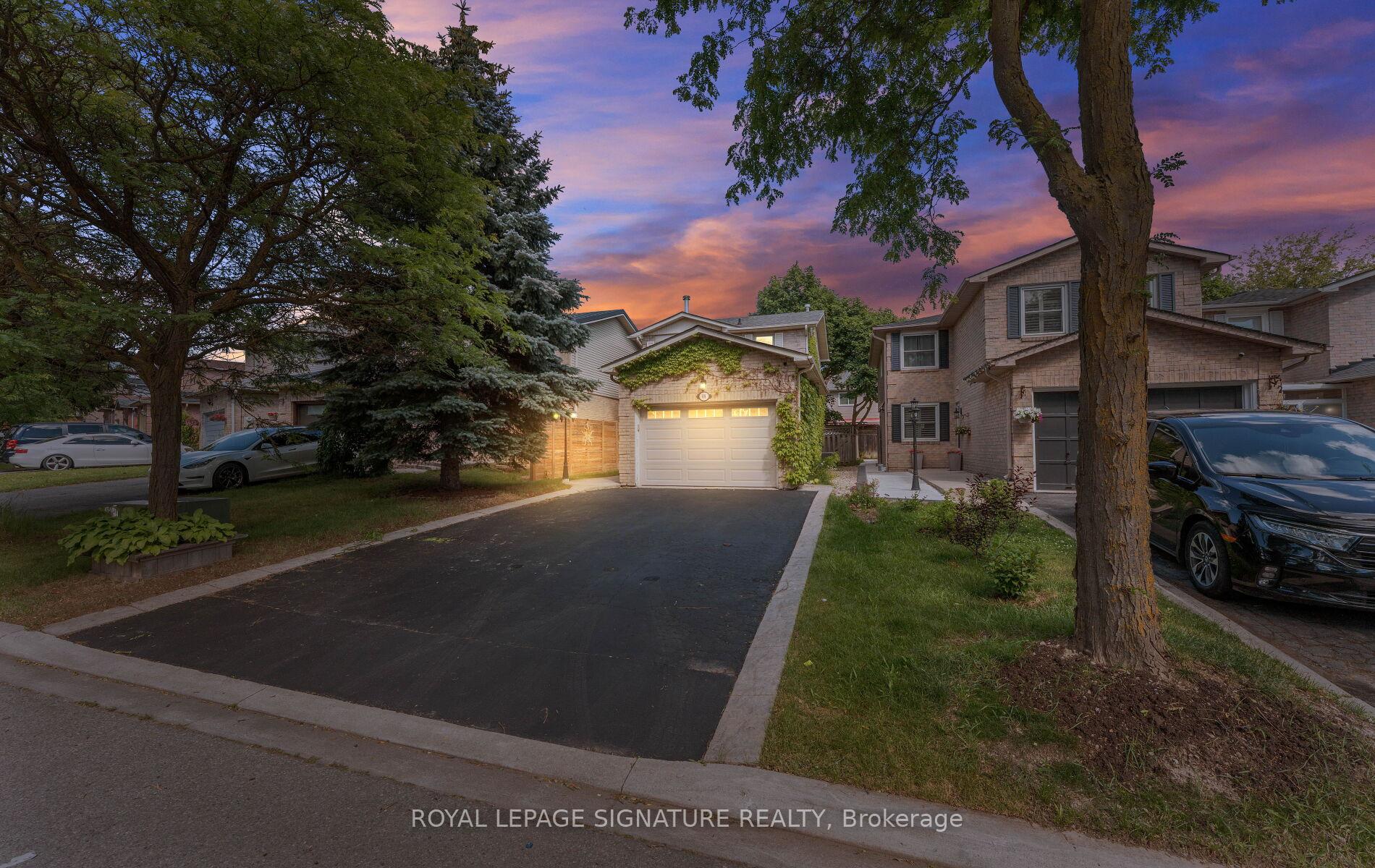 Photo 2 of 48 Steven Court, Brampton, Heart Lake West — HOMEH