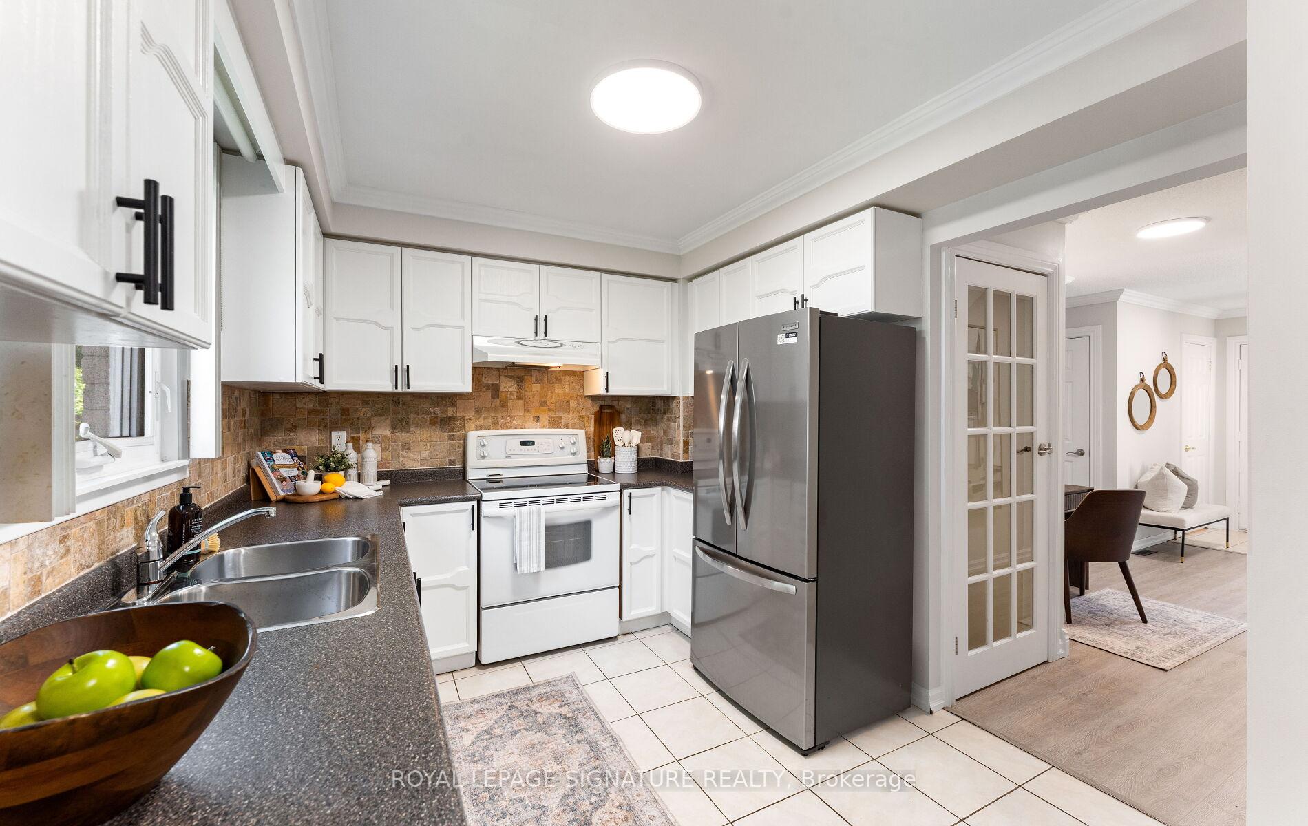 Photo 11 of 48 Steven Court, Brampton, Heart Lake West — HOMEH
