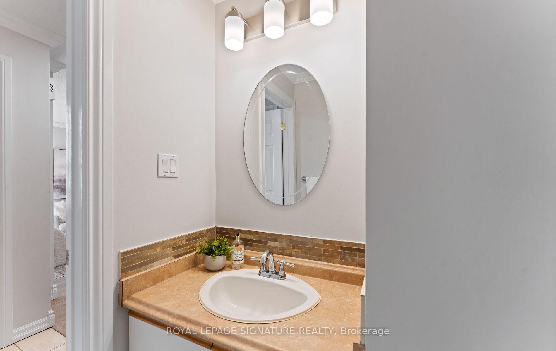 Photo 15 of 48 Steven Court, Brampton, Heart Lake West — HOMEH