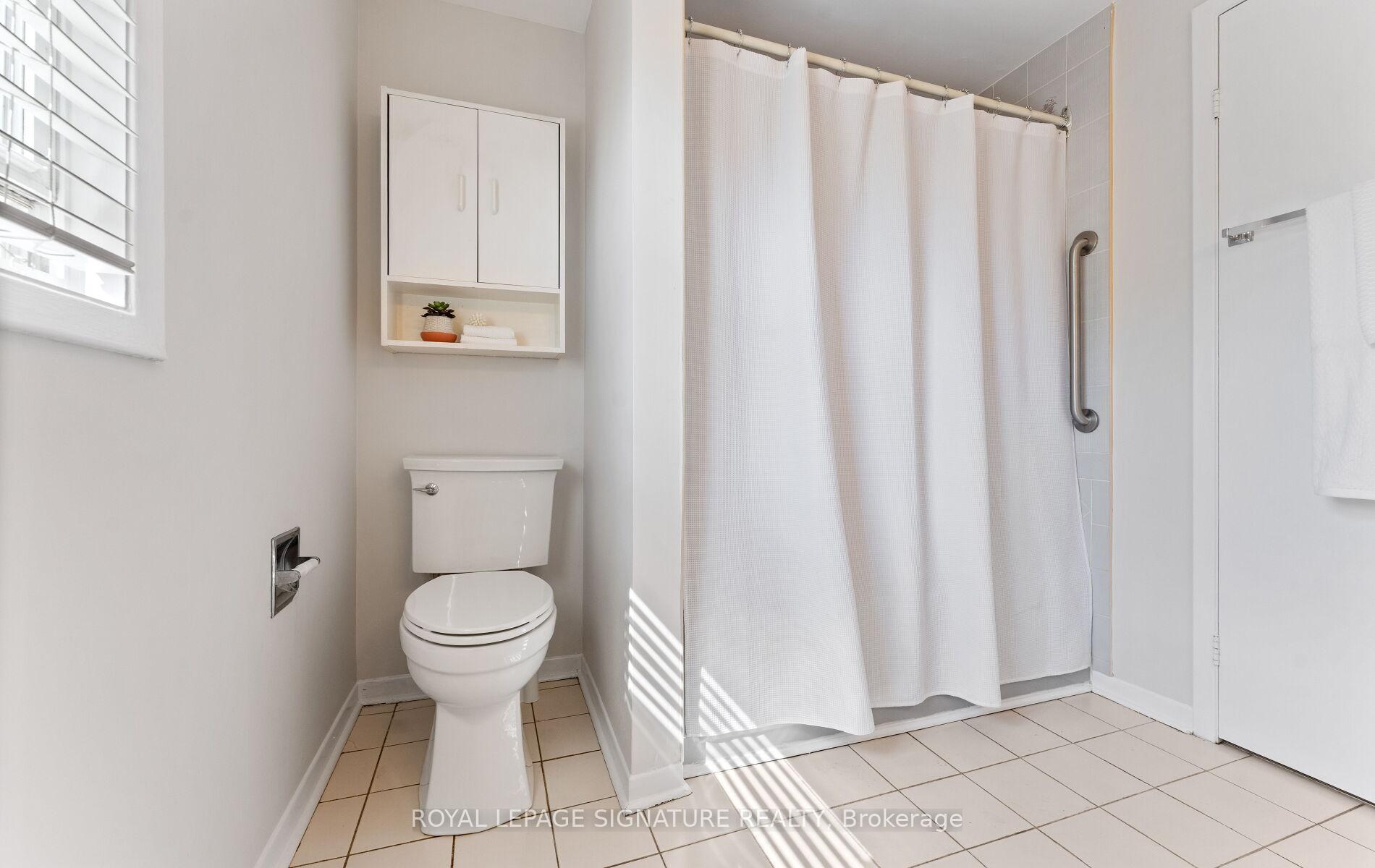 Photo 25 of 48 Steven Court, Brampton, Heart Lake West — HOMEH