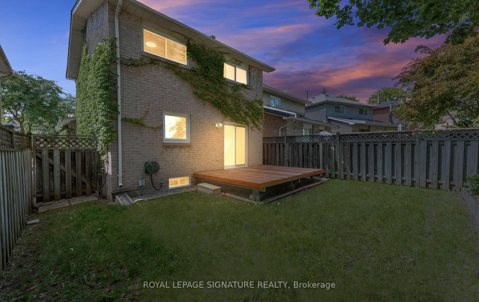 Photo 37 of 48 Steven Court, Brampton, Heart Lake West — HOMEH