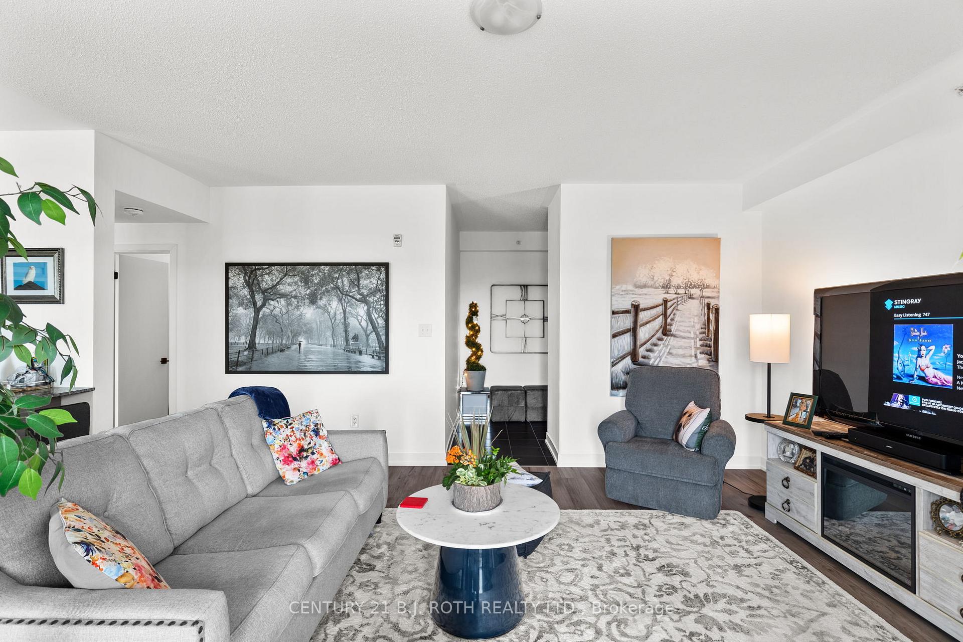 Photo 5 of Unit 611, 10 Culinary Lane, Barrie, Painswick South — HOMEH