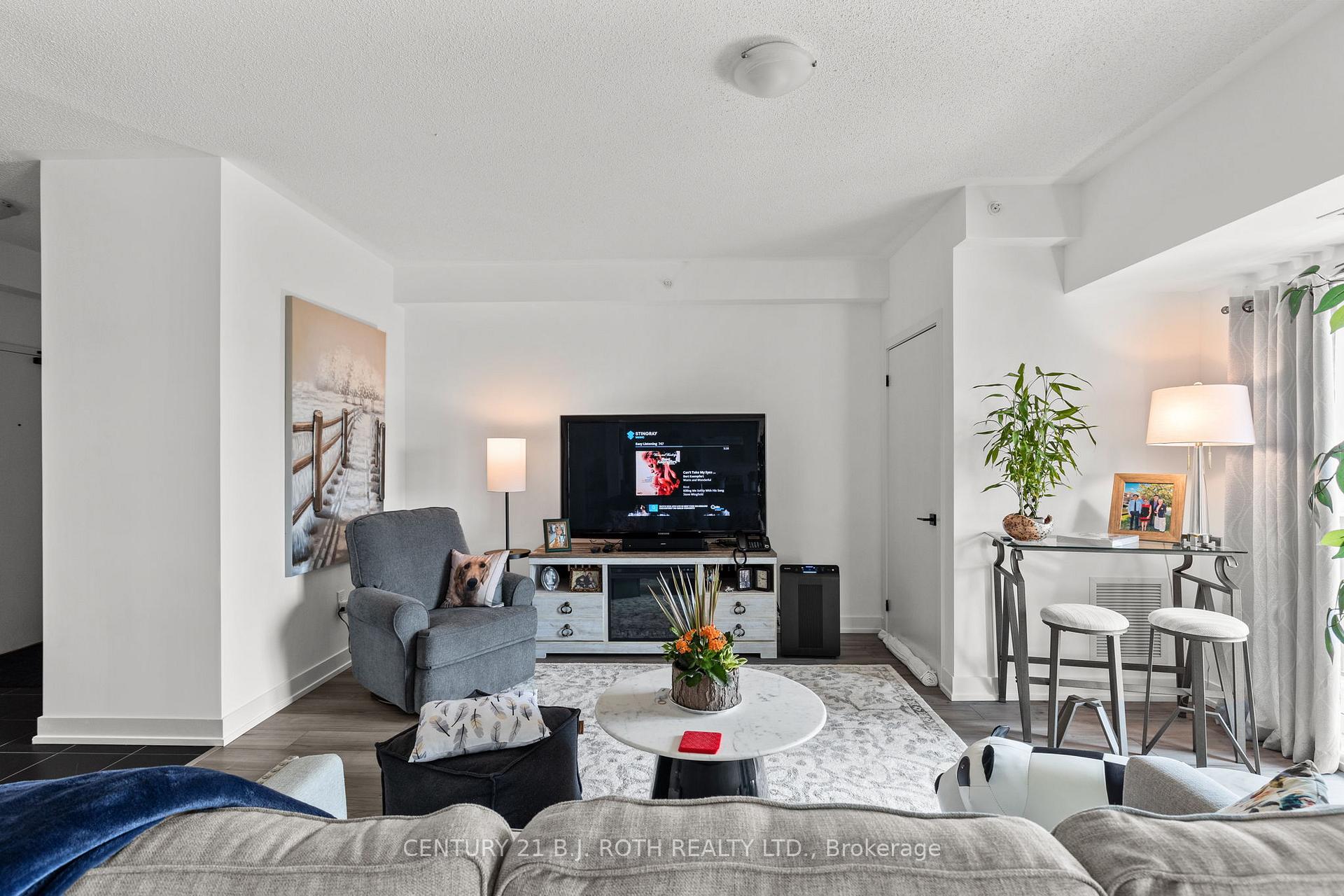 Photo 8 of Unit 611, 10 Culinary Lane, Barrie, Painswick South — HOMEH