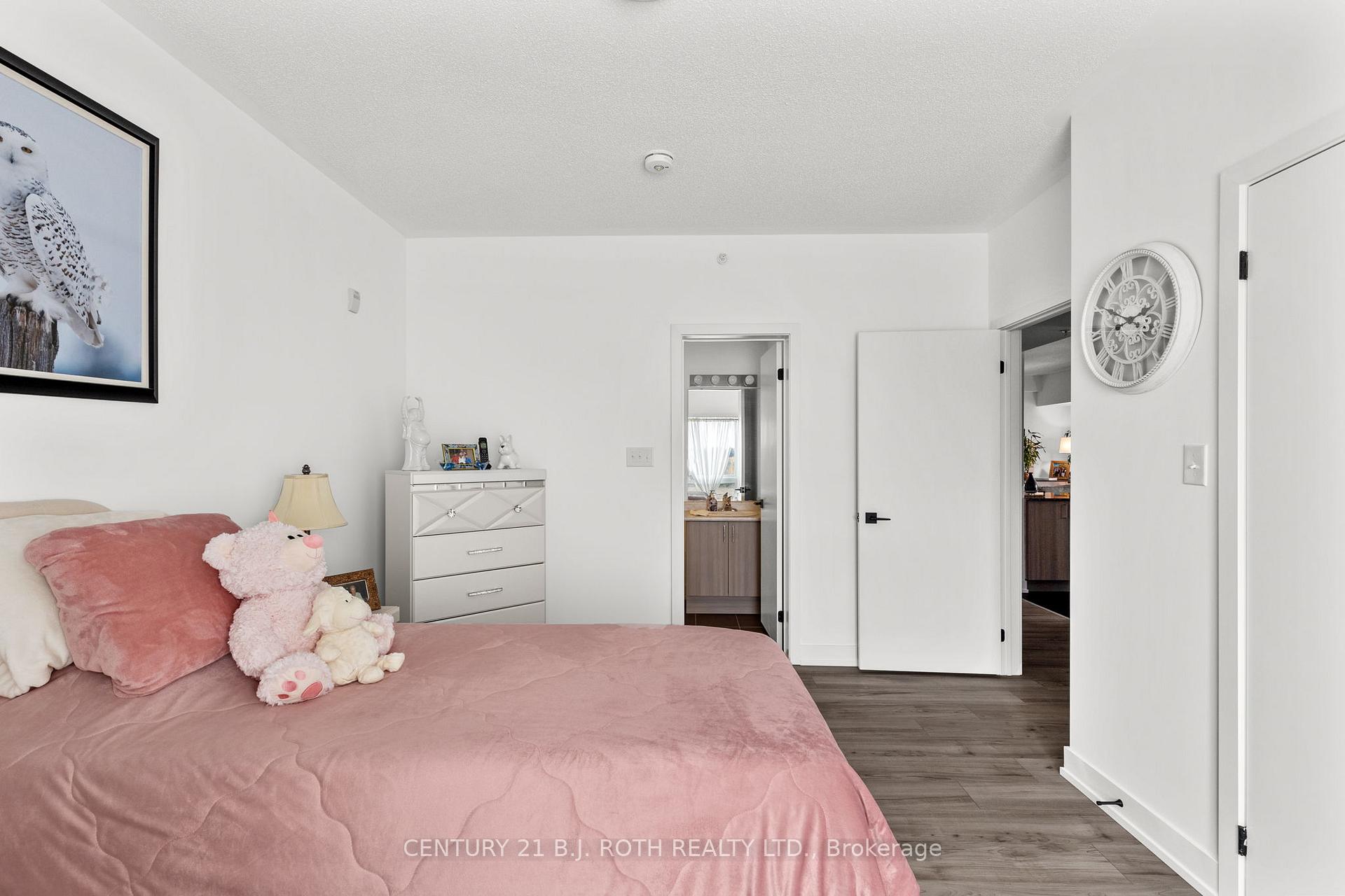 Photo 19 of Unit 611, 10 Culinary Lane, Barrie, Painswick South — HOMEH