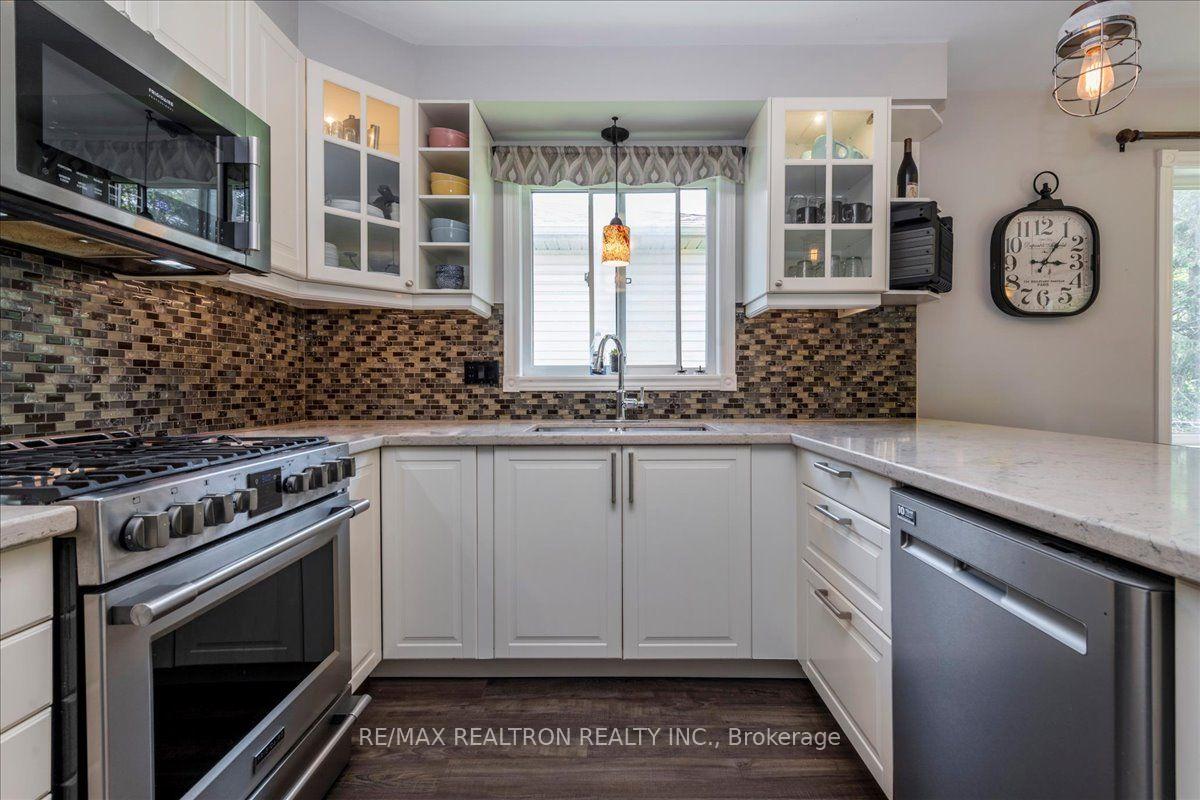 Photo 7 of 34 O'Shaughnessy Crescent, Barrie, Holly — HOMEH