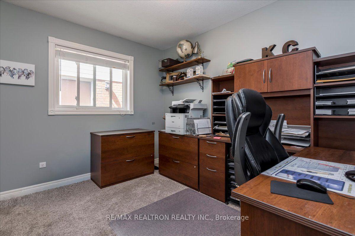 Photo 15 of 34 O'Shaughnessy Crescent, Barrie, Holly — HOMEH