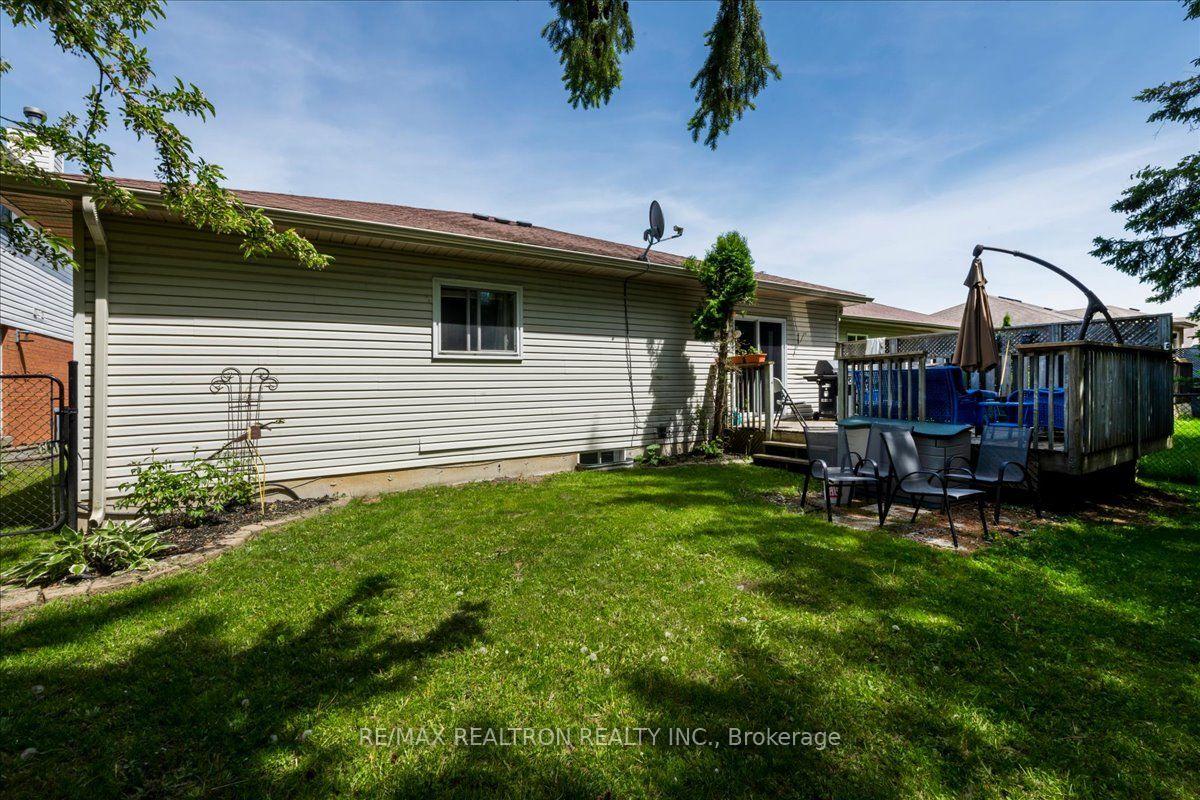 Photo 26 of 34 O'Shaughnessy Crescent, Barrie, Holly — HOMEH