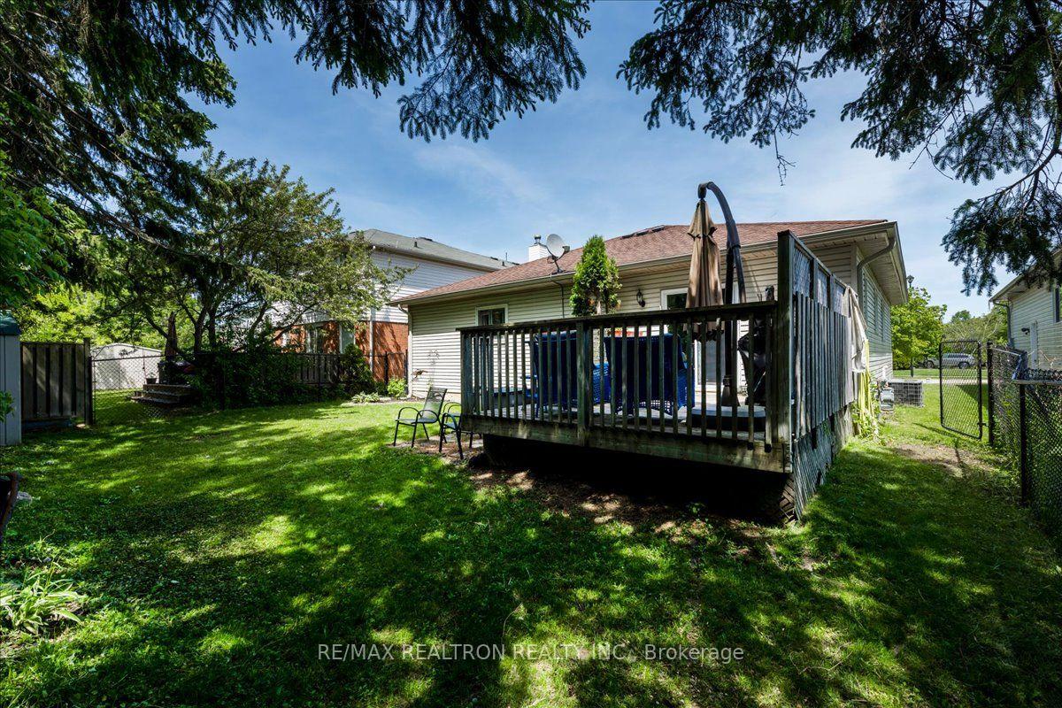 Photo 29 of 34 O'Shaughnessy Crescent, Barrie, Holly — HOMEH