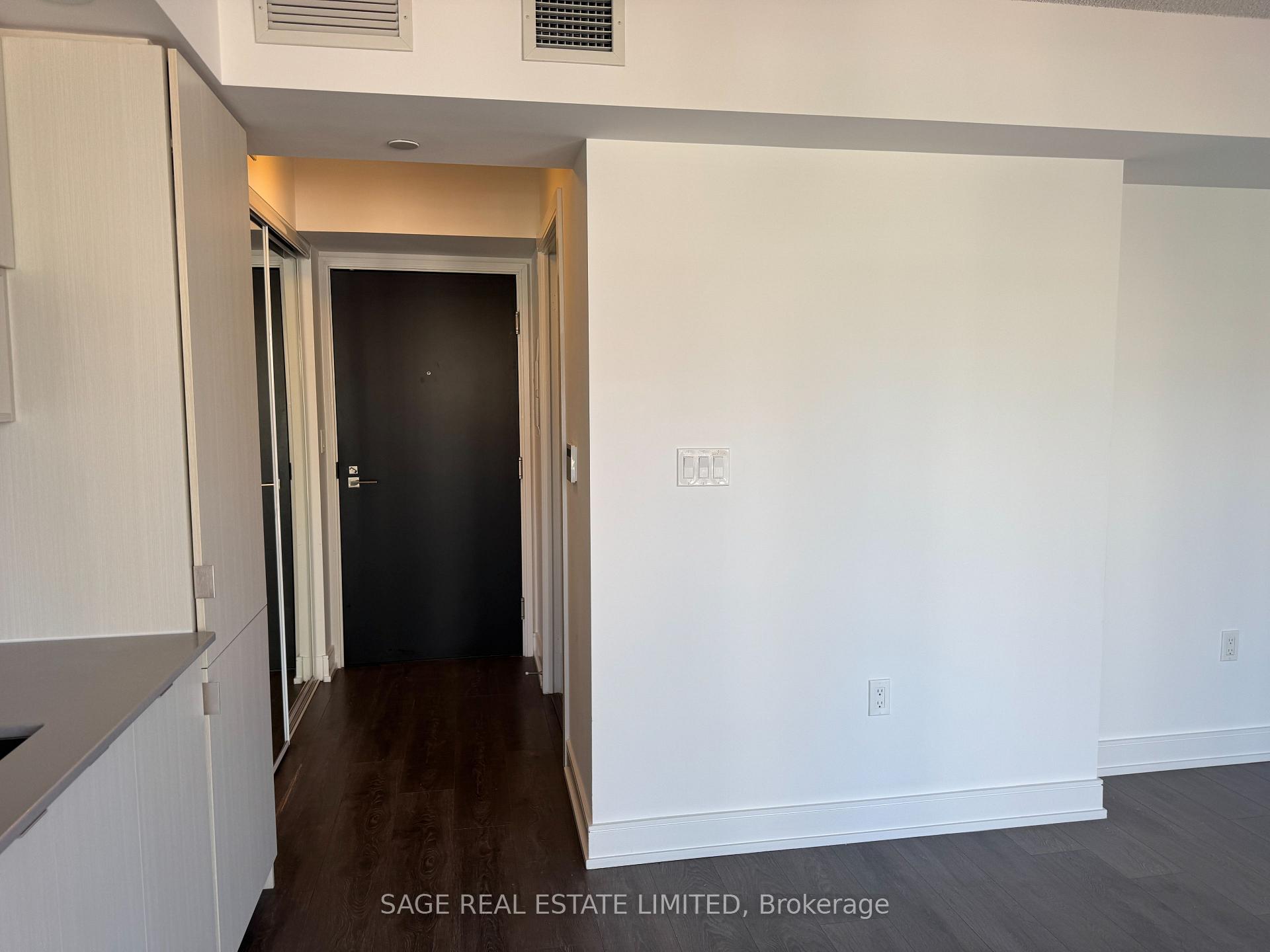 Photo 4 of Unit 701, 89 McGill Street, Toronto, Church-Yonge Corridor — HOMEH
