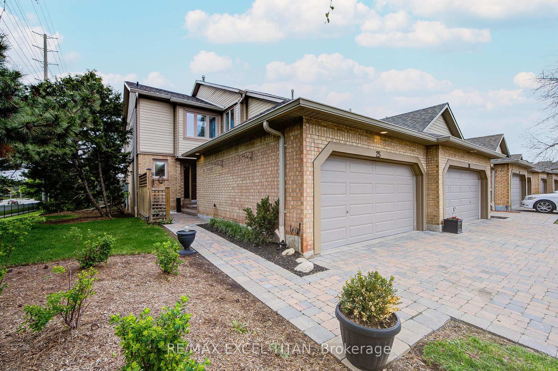 Photo 3 of Unit 25, 1725 The Chase, Mississauga, Central Erin Mills — HOMEH