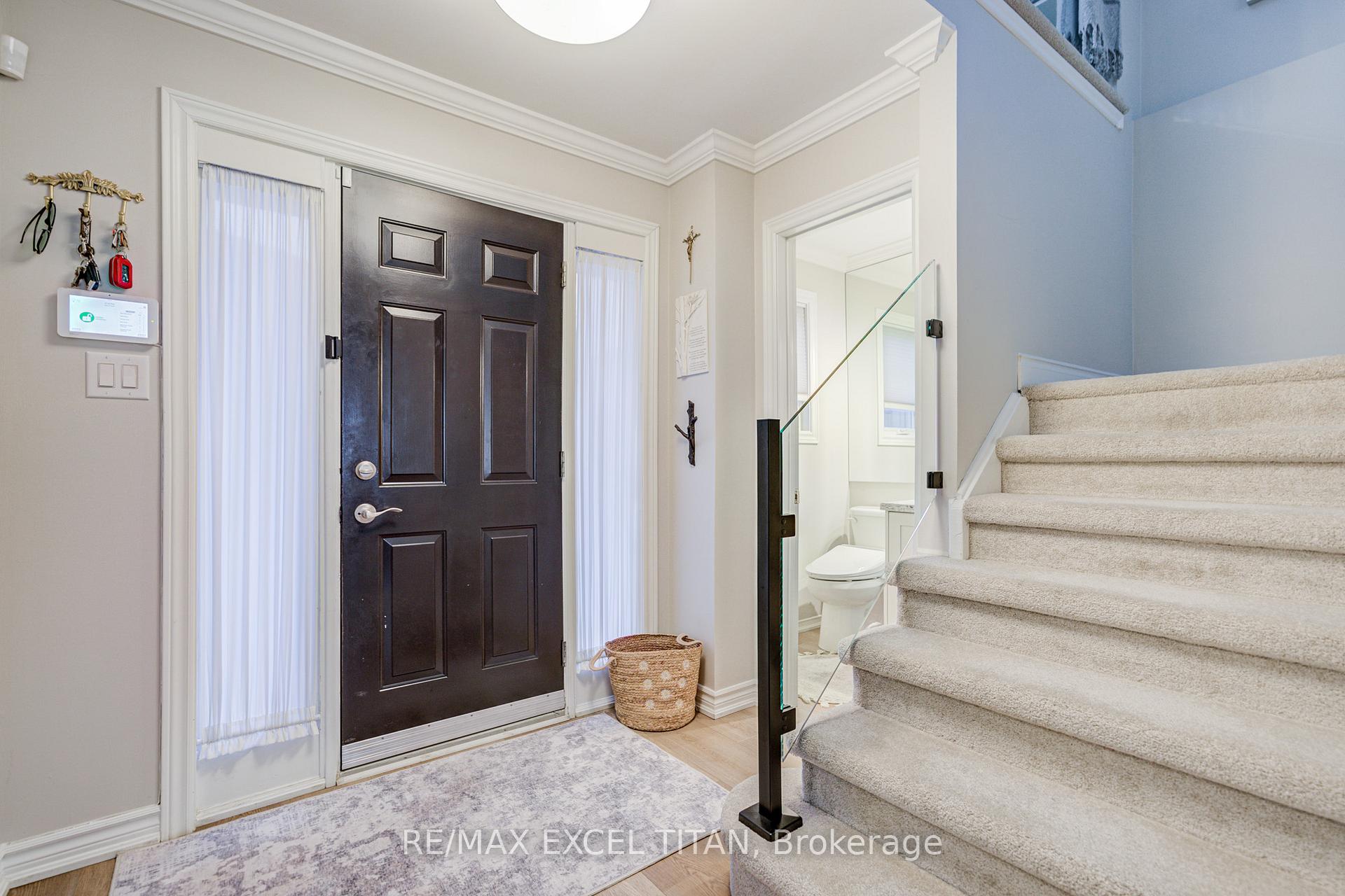 Photo 7 of Unit 25, 1725 The Chase, Mississauga, Central Erin Mills — HOMEH