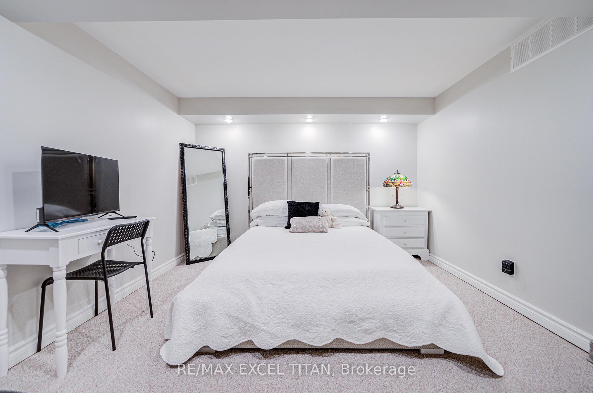 Photo 40 of Unit 25, 1725 The Chase, Mississauga, Central Erin Mills — HOMEH