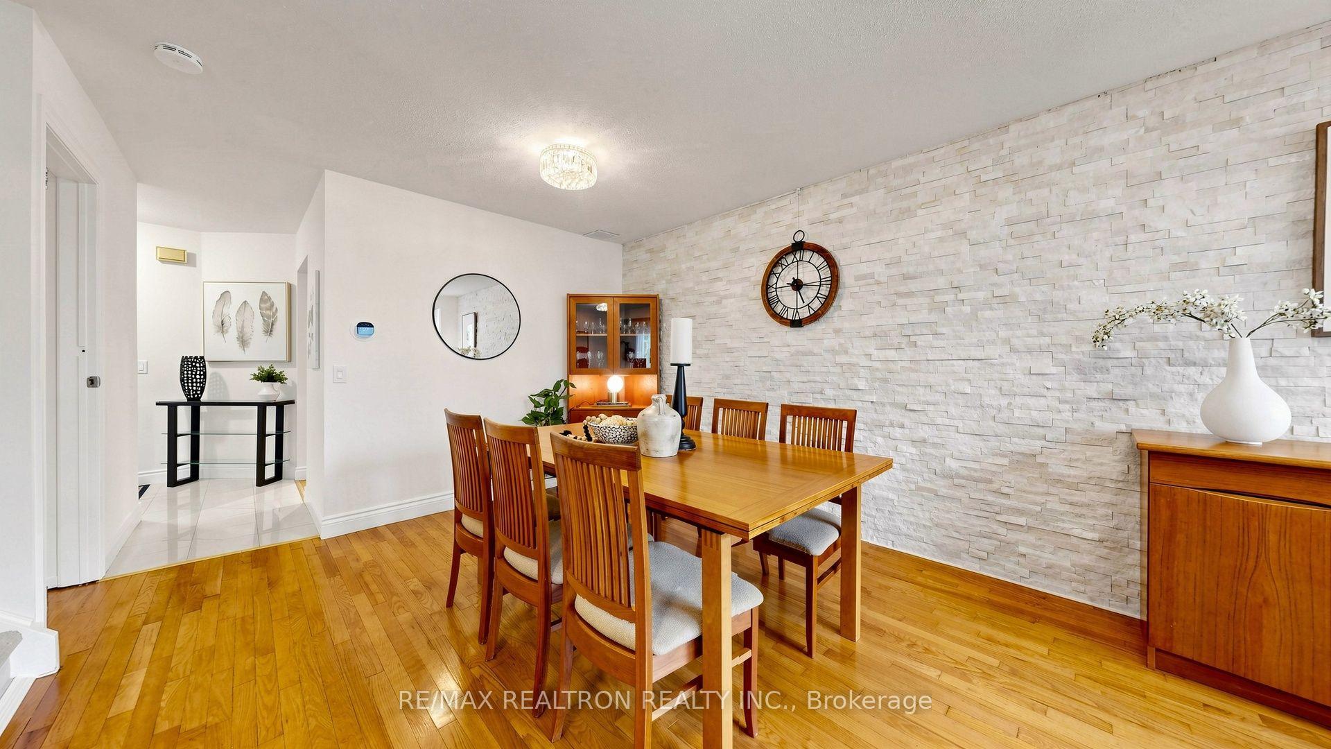 Photo 7 of 146 Cottonwood Court, Markham, Bayview Fairway-Bayview Country Club Estates — HOMEH