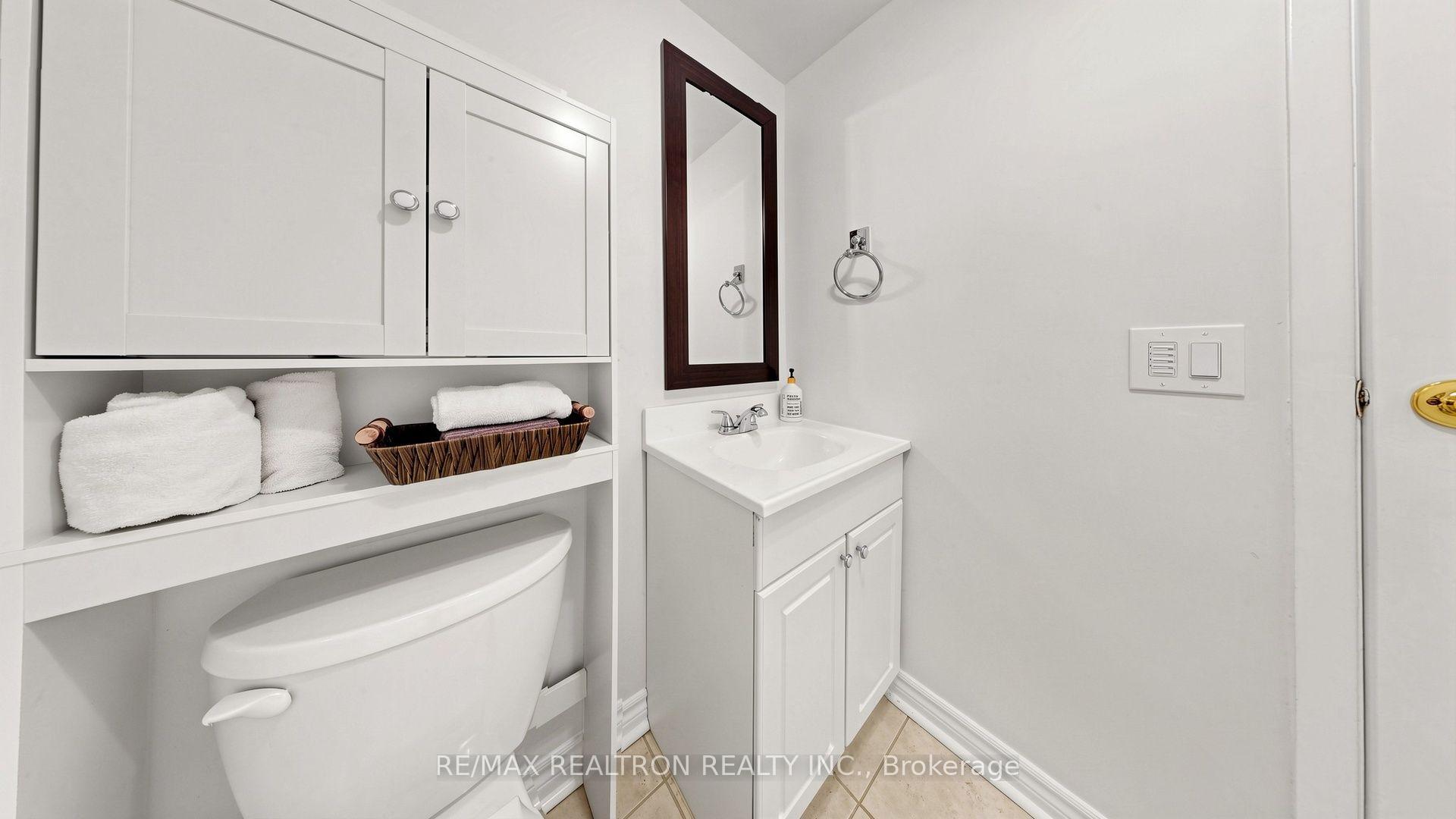 Photo 13 of 146 Cottonwood Court, Markham, Bayview Fairway-Bayview Country Club Estates — HOMEH