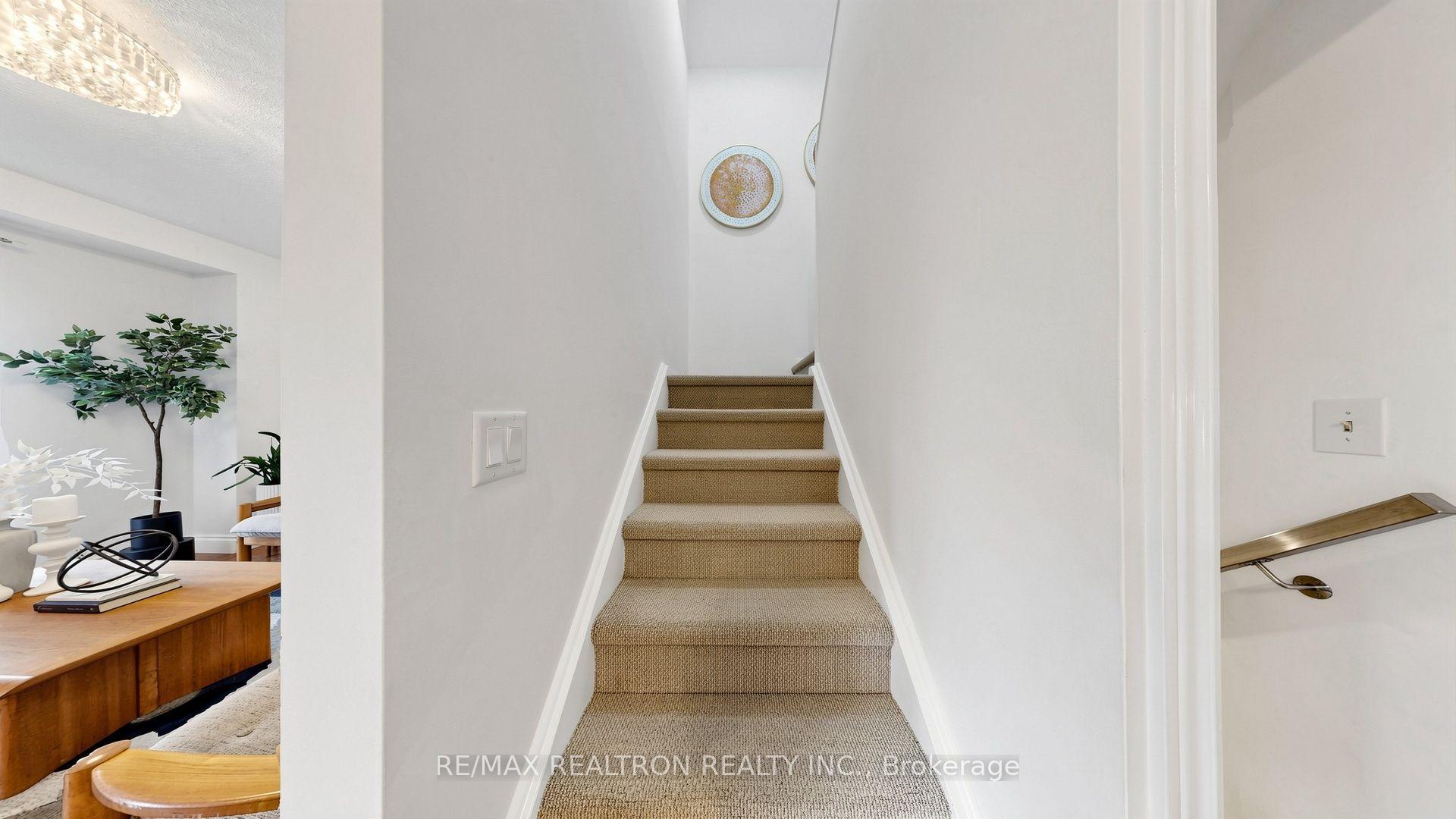Photo 14 of 146 Cottonwood Court, Markham, Bayview Fairway-Bayview Country Club Estates — HOMEH