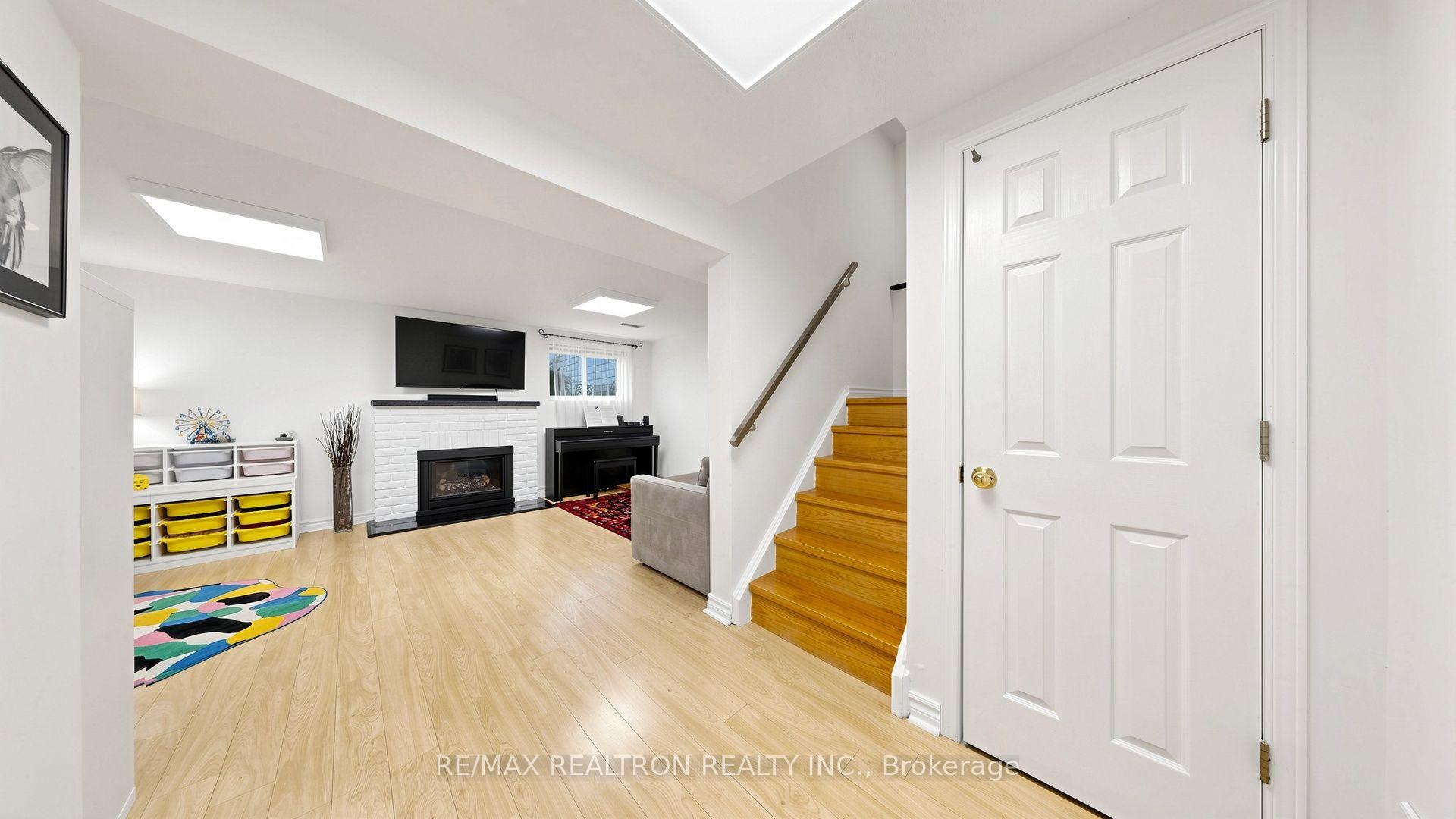 Photo 25 of 146 Cottonwood Court, Markham, Bayview Fairway-Bayview Country Club Estates — HOMEH