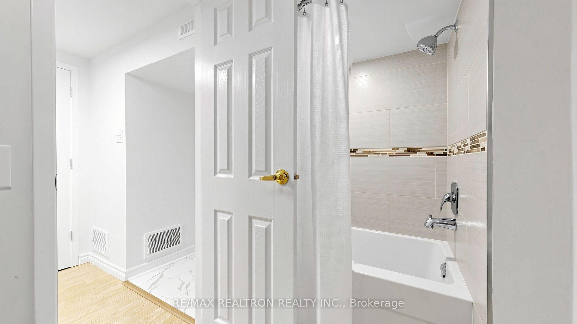 Photo 33 of 146 Cottonwood Court, Markham, Bayview Fairway-Bayview Country Club Estates — HOMEH