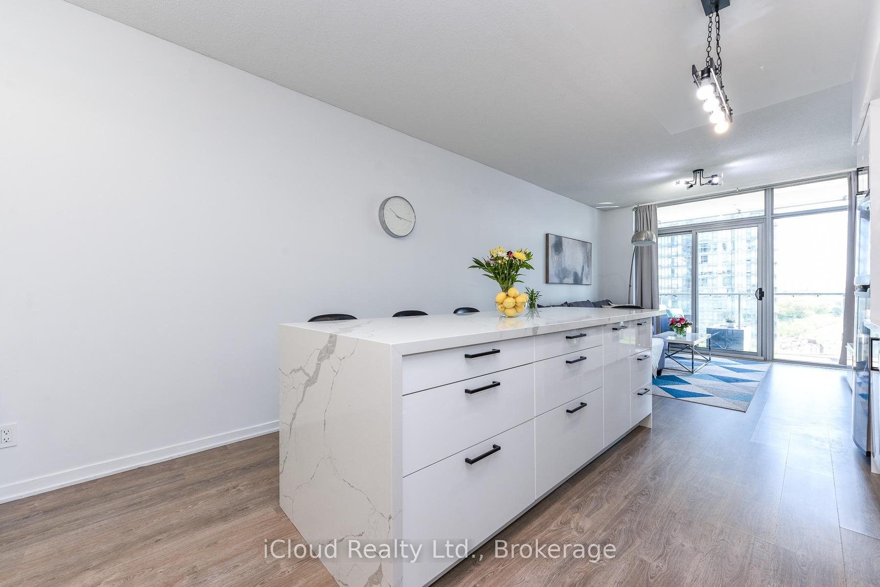 Photo 3 of Unit 1303, 103 The Queensway, Toronto, High Park-Swansea — HOMEH