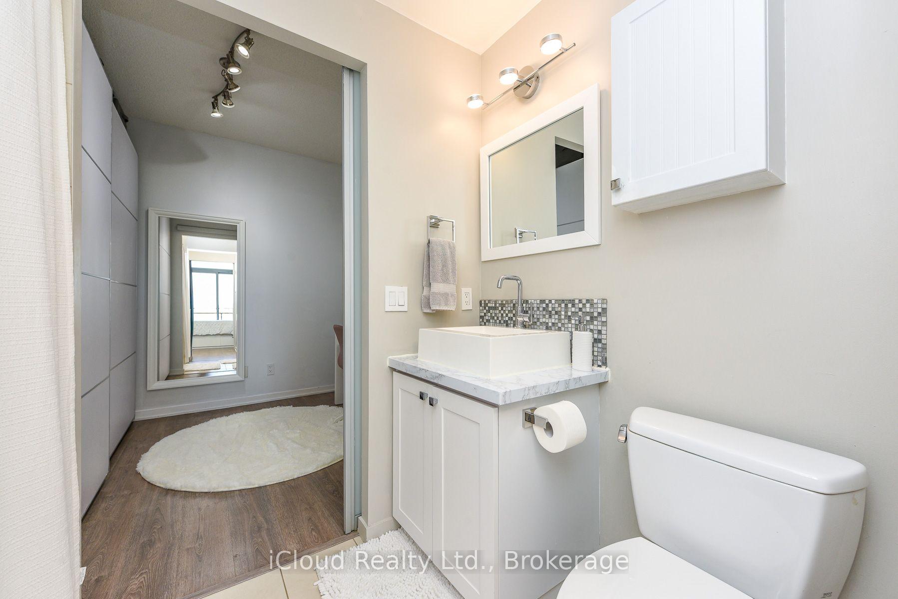 Photo 15 of Unit 1303, 103 The Queensway, Toronto, High Park-Swansea — HOMEH