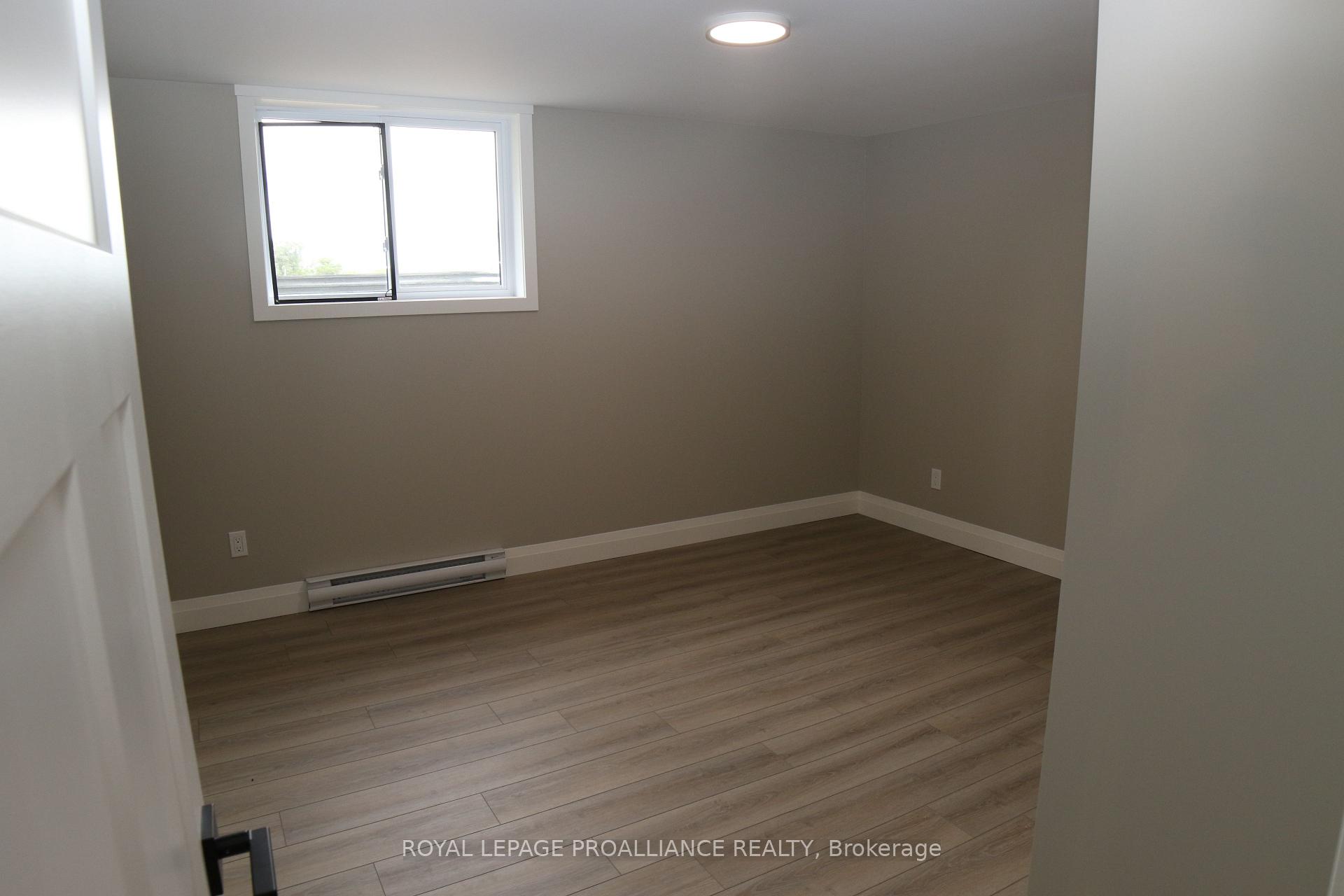 Photo 10 of 160B Sienna Avenue, Belleville, Belleville Ward — HOMEH