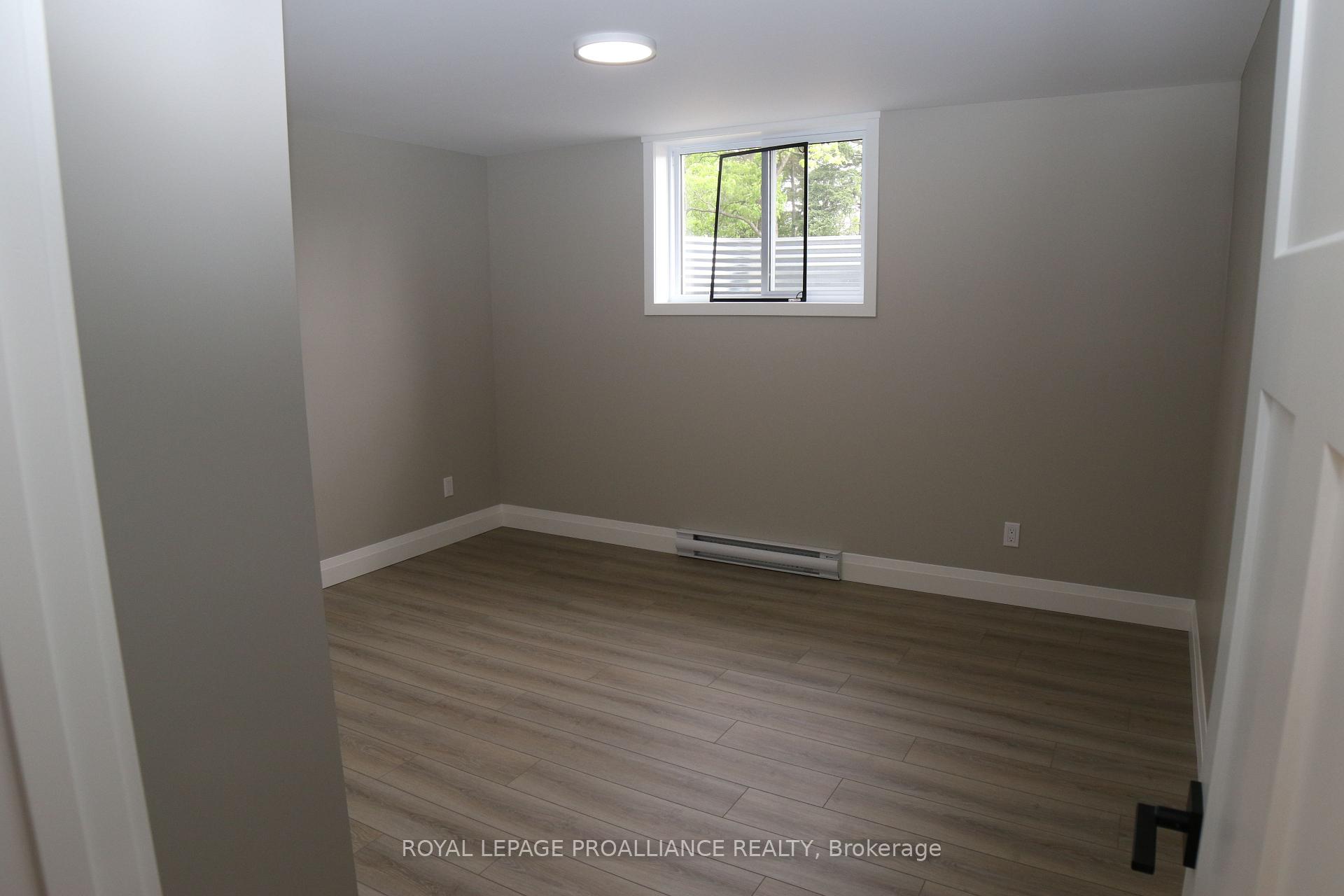 Photo 11 of 160B Sienna Avenue, Belleville, Belleville Ward — HOMEH