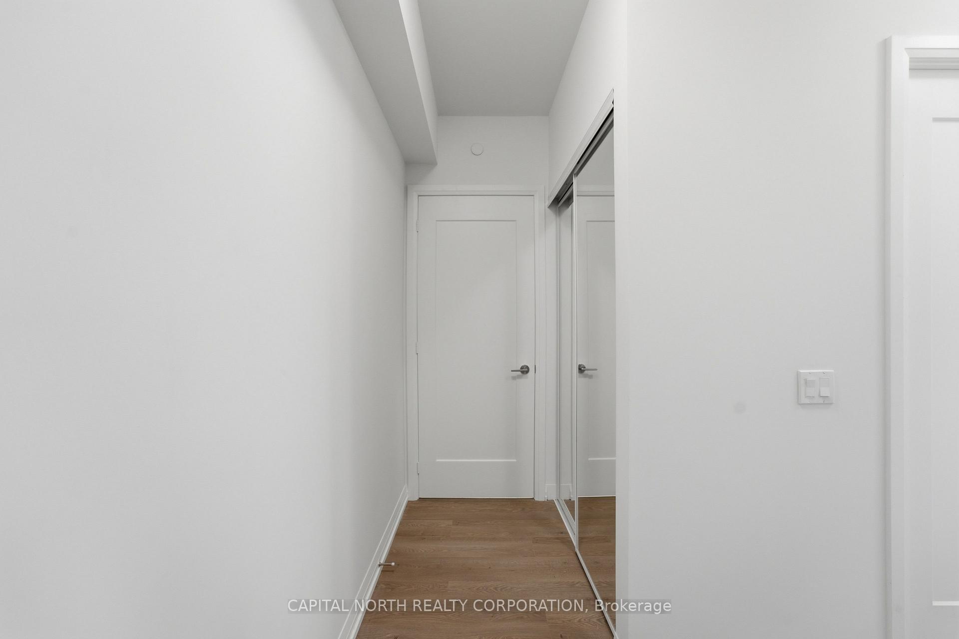 Photo 4 of Unit 501, 27 Korda Gate, Vaughan, Vellore Village — HOMEH