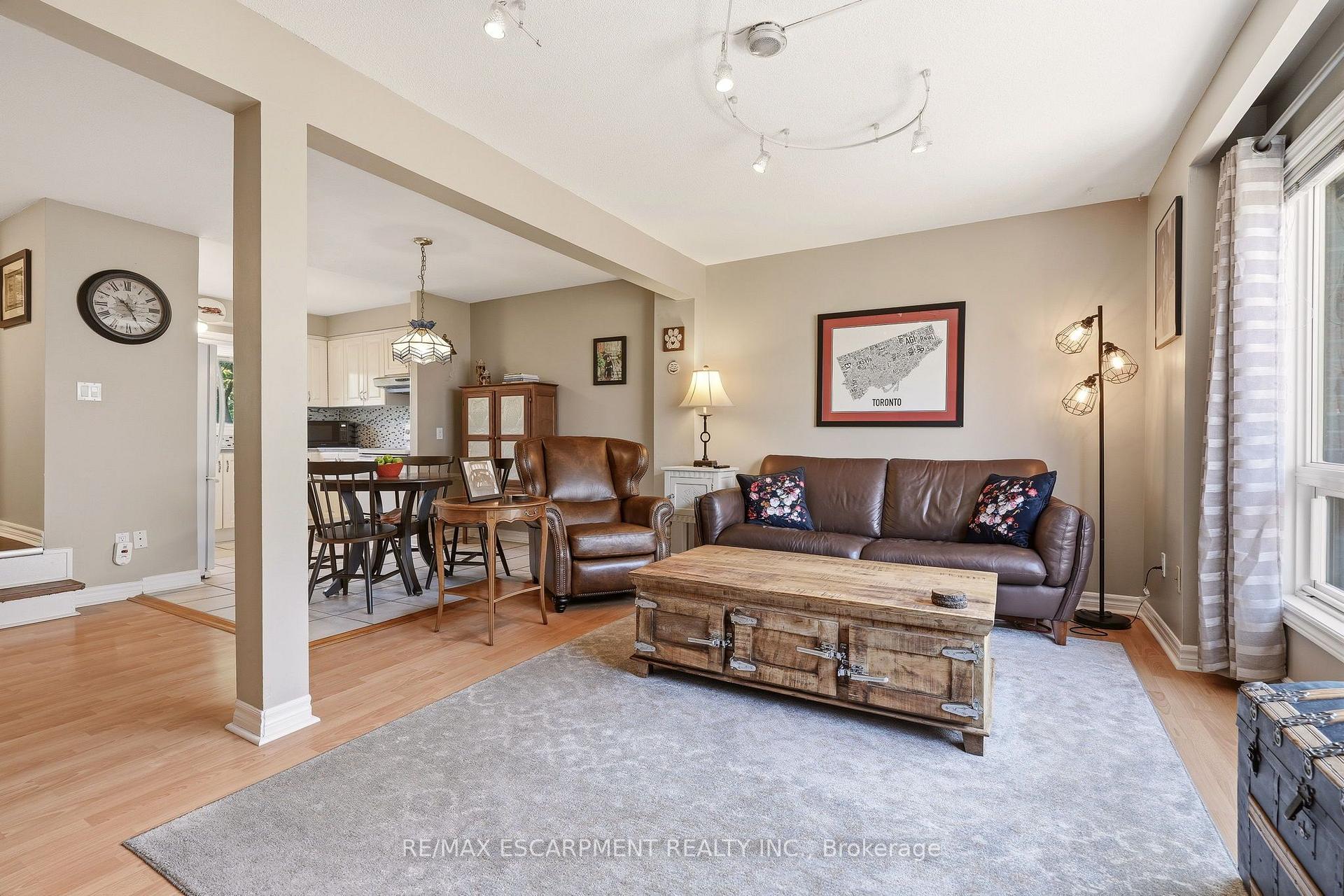 Photo 10 of Unit 2, 125 Bonaventure Drive, Hamilton, Gilbert — HOMEH