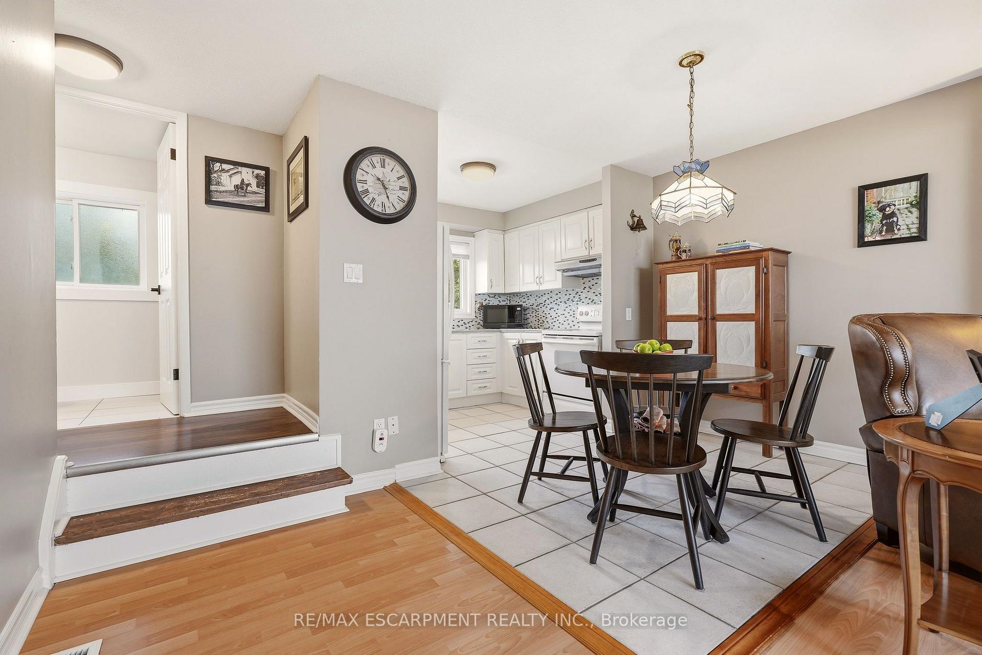 Photo 12 of Unit 2, 125 Bonaventure Drive, Hamilton, Gilbert — HOMEH