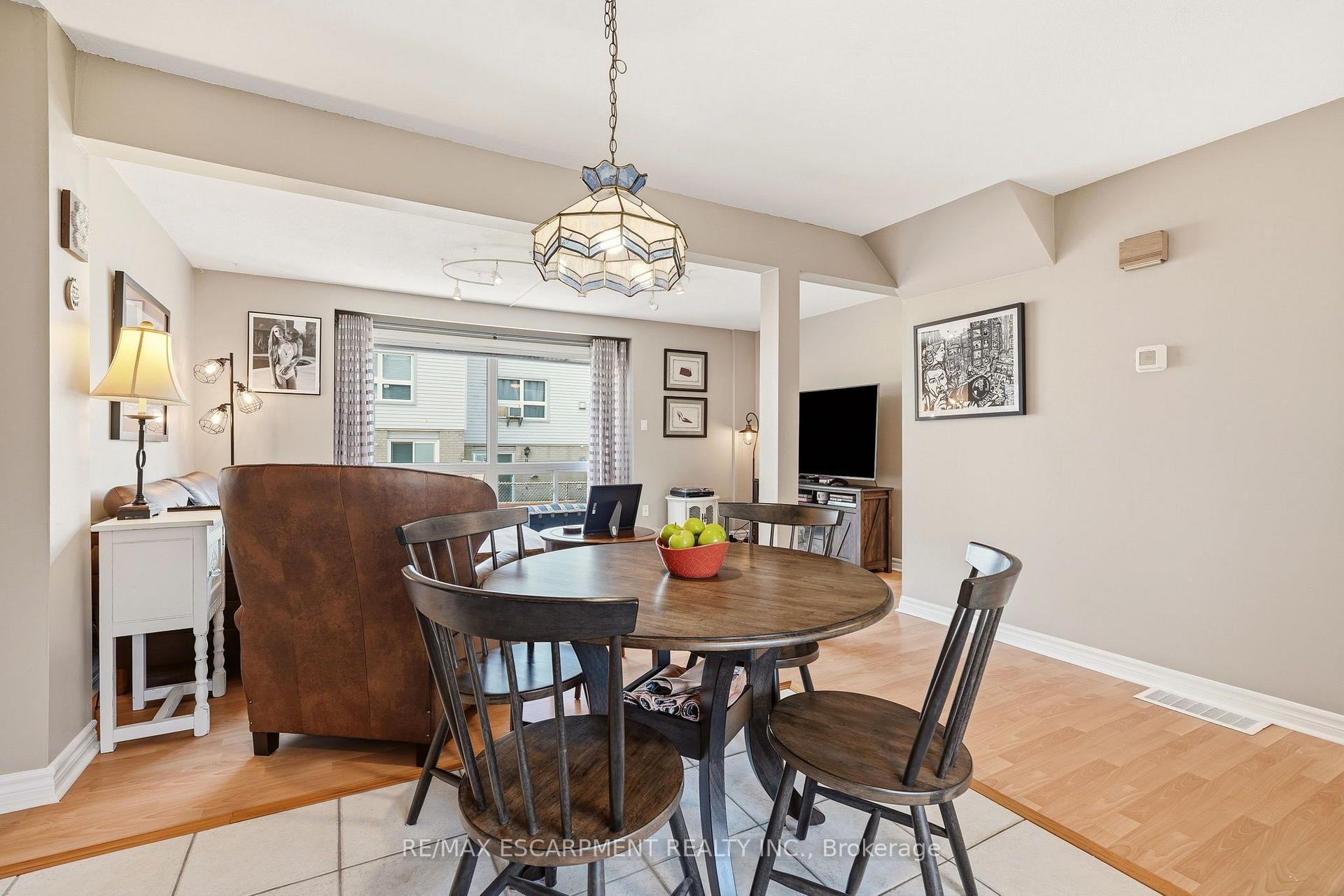 Photo 23 of Unit 2, 125 Bonaventure Drive, Hamilton, Gilbert — HOMEH