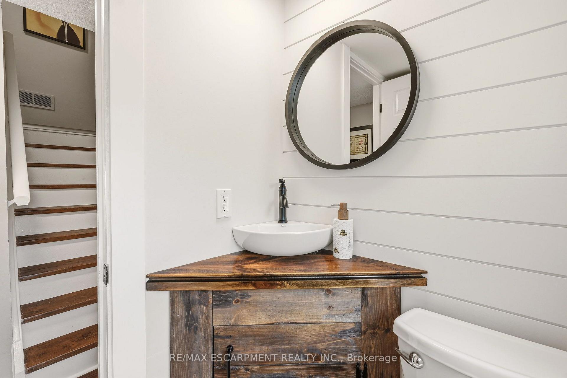 Photo 24 of Unit 2, 125 Bonaventure Drive, Hamilton, Gilbert — HOMEH