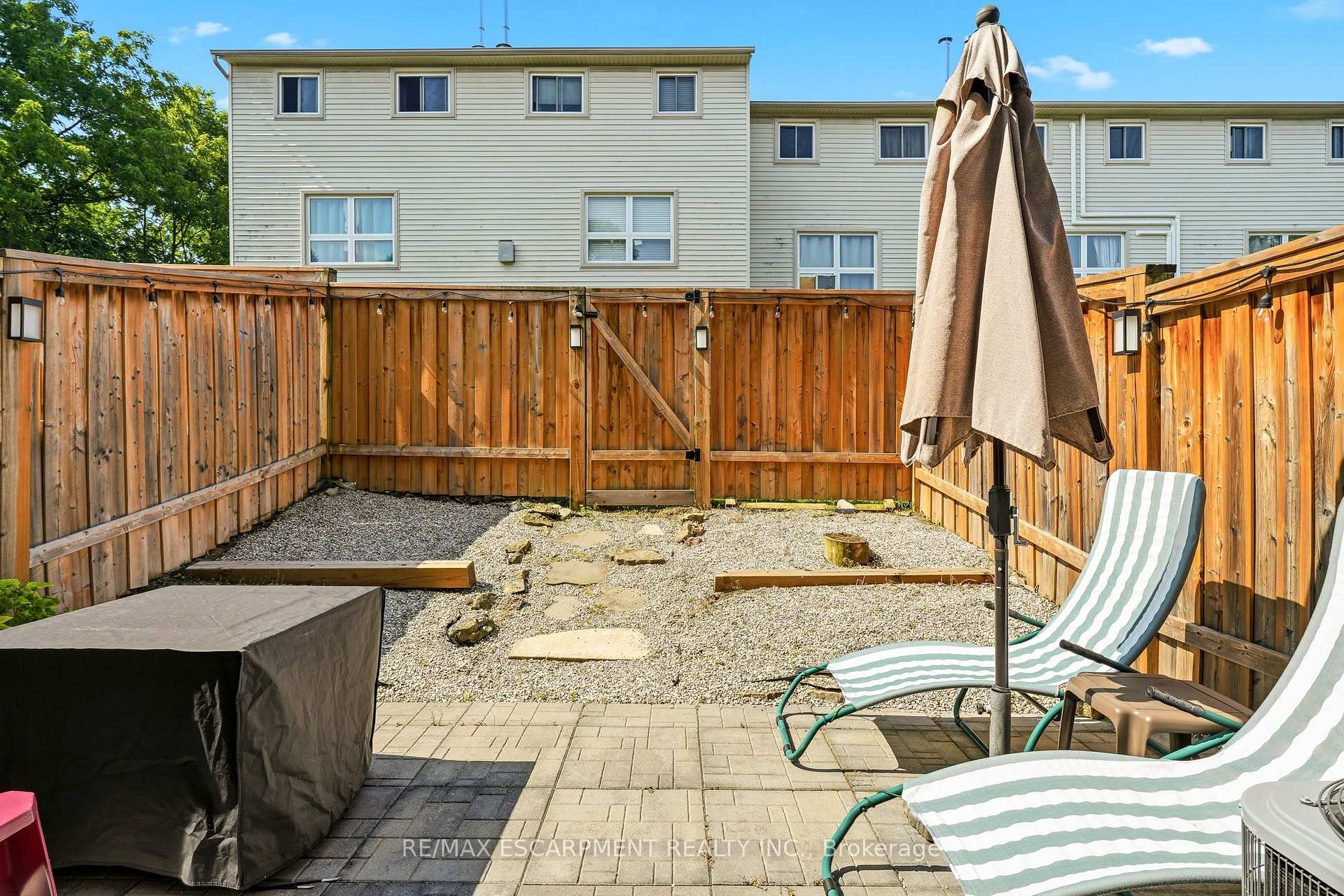 Photo 37 of Unit 2, 125 Bonaventure Drive, Hamilton, Gilbert — HOMEH