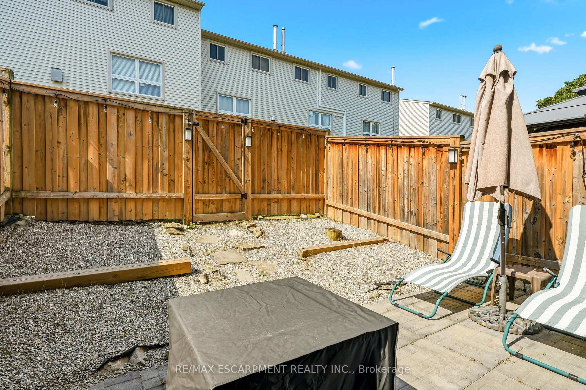 Photo 38 of Unit 2, 125 Bonaventure Drive, Hamilton, Gilbert — HOMEH