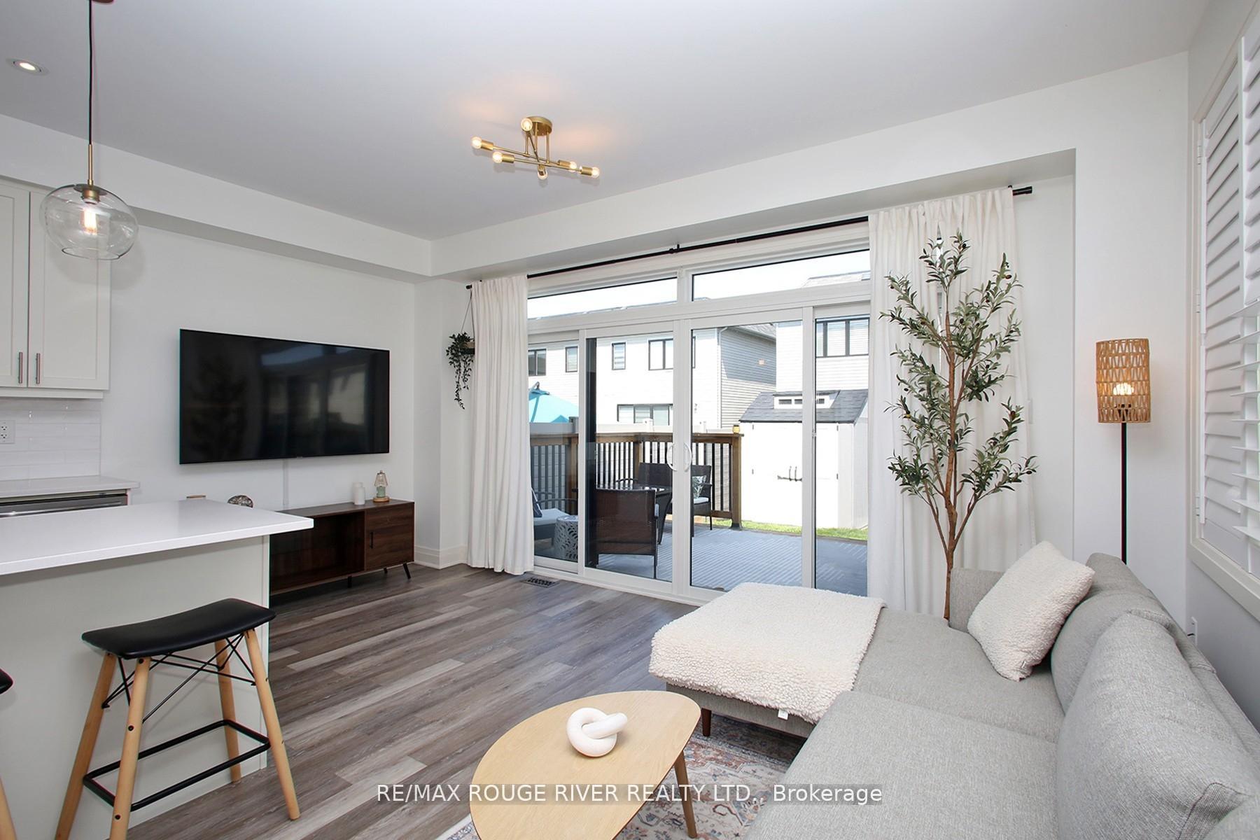 Photo 12 of 55 Crows Nest Lane, Clarington, Bowmanville — HOMEH