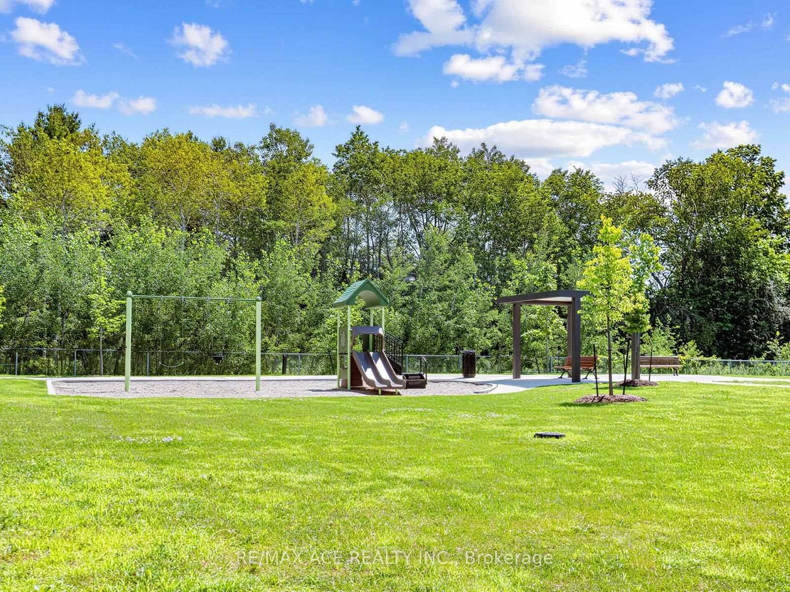 Photo 31 of Unit 418, 385 Arctic Red Drive N, Oshawa, Windfields — HOMEH