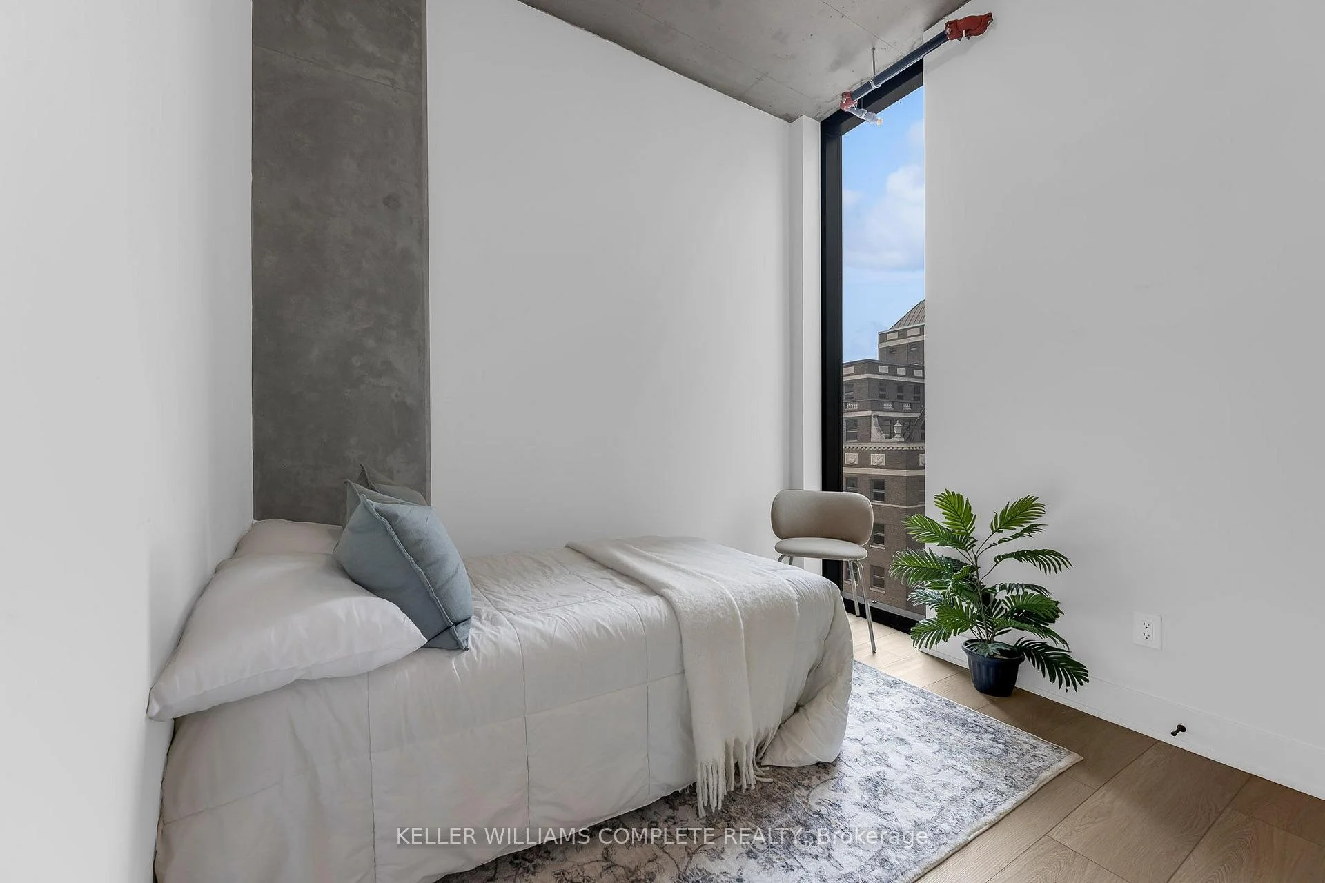 Photo 17 of Unit 709, 24 Augusta Street, Hamilton, Corktown — HOMEH