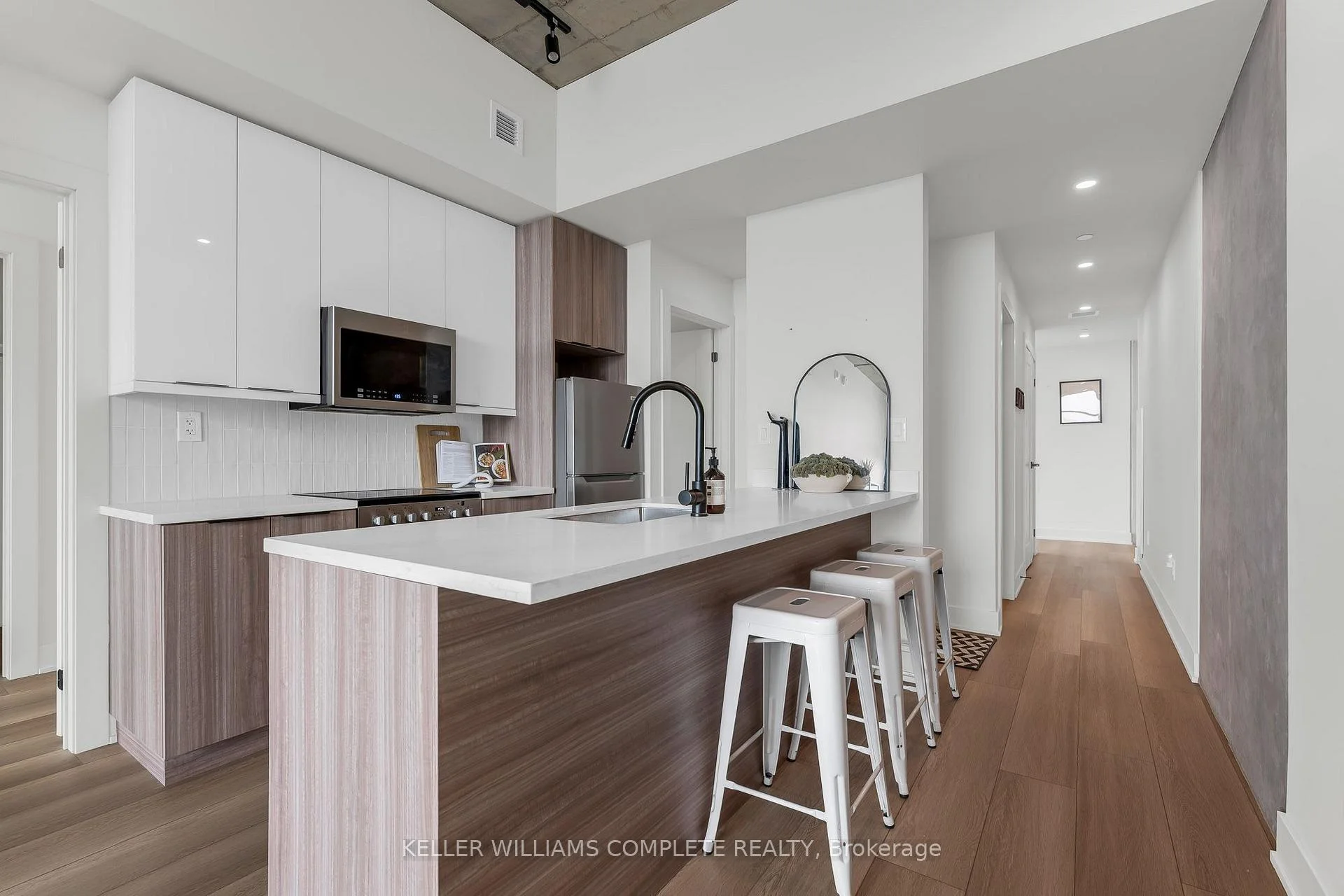Photo 8 of Unit 709, 24 Augusta Street, Hamilton, Corktown — HOMEH