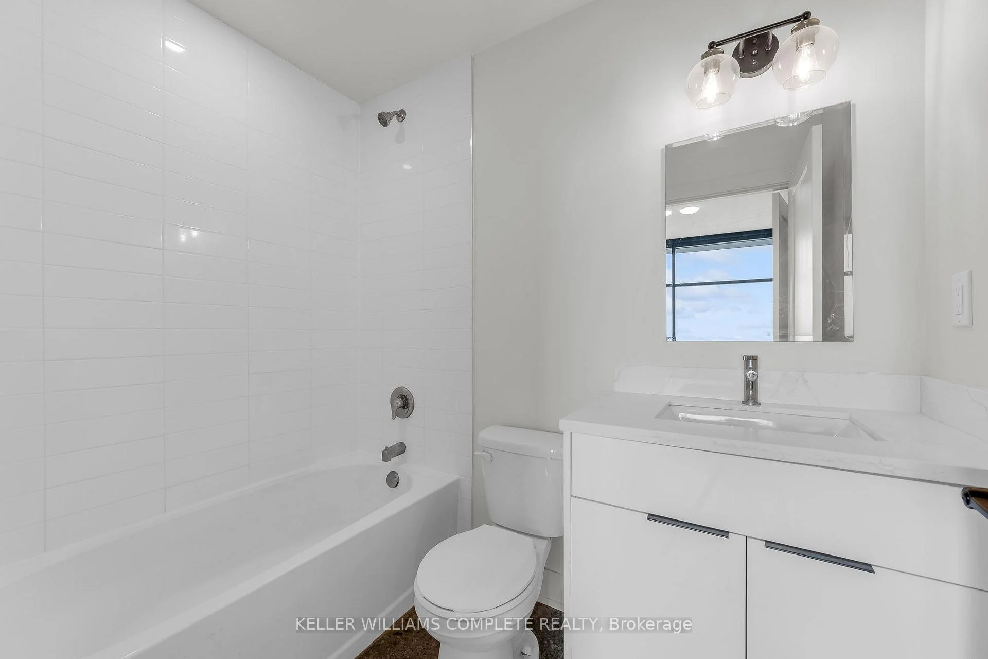 Photo 14 of Unit 709, 24 Augusta Street, Hamilton, Corktown — HOMEH