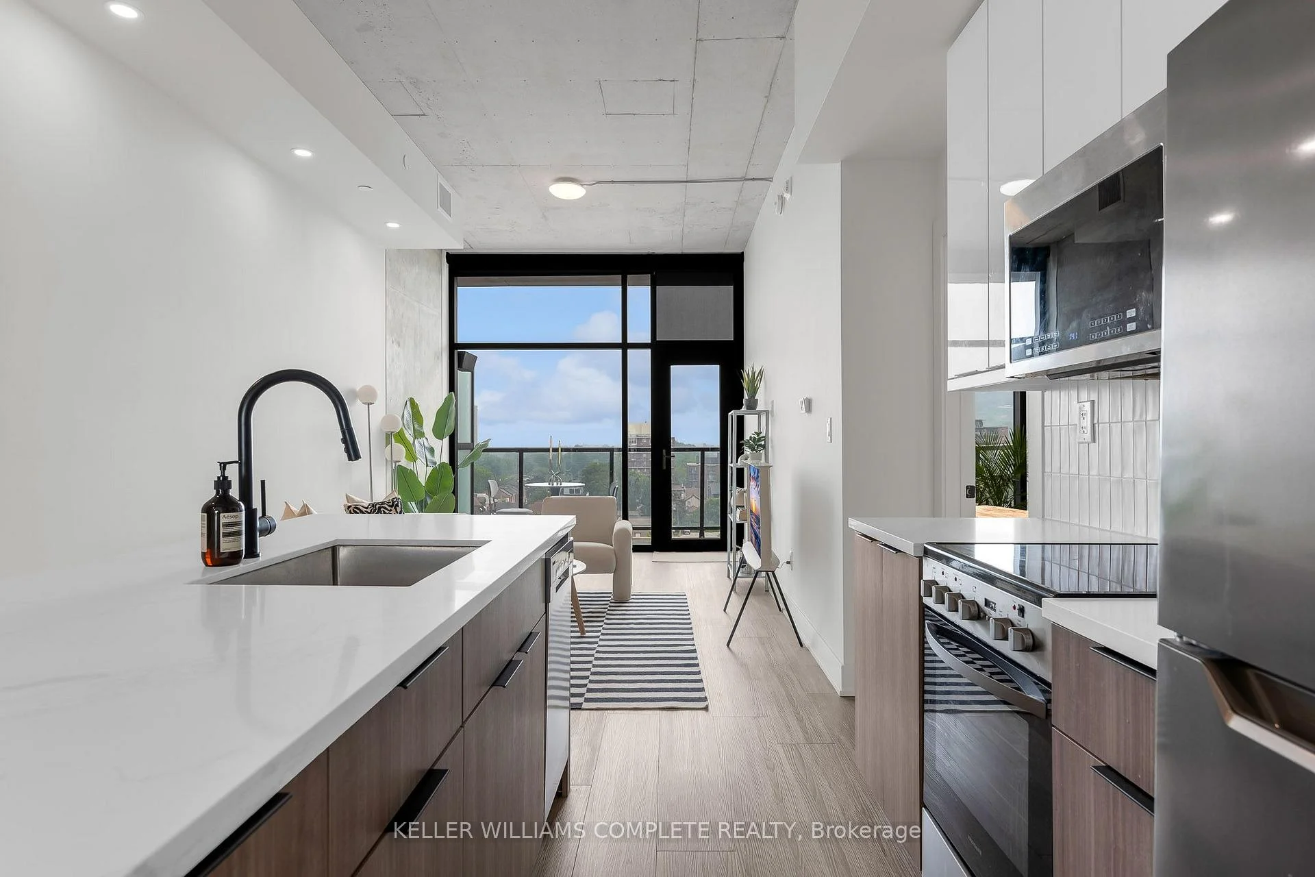 Photo 3 of Unit 709, 24 Augusta Street, Hamilton, Corktown — HOMEH