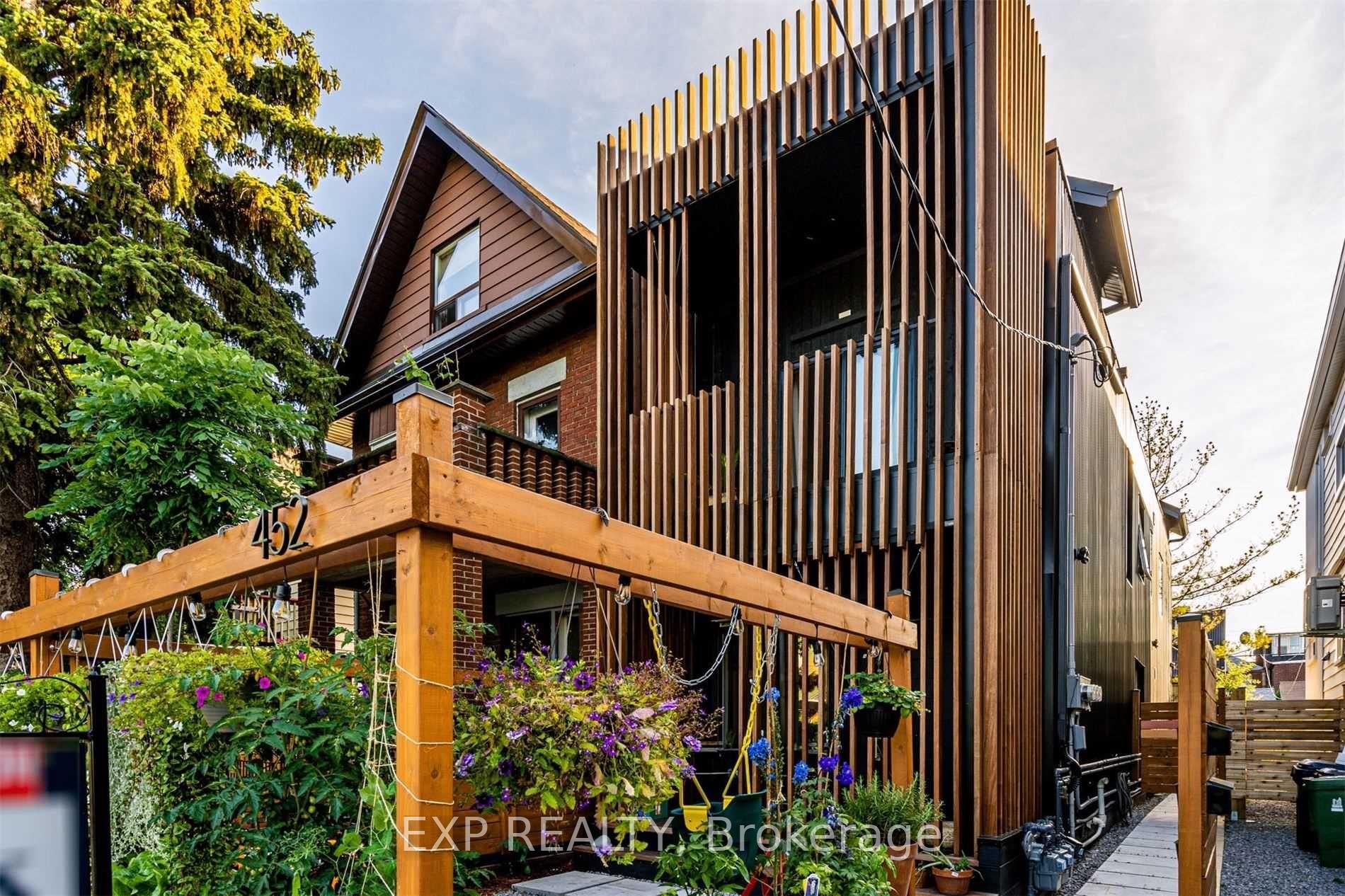 Photo of 452 Montrose Avenue