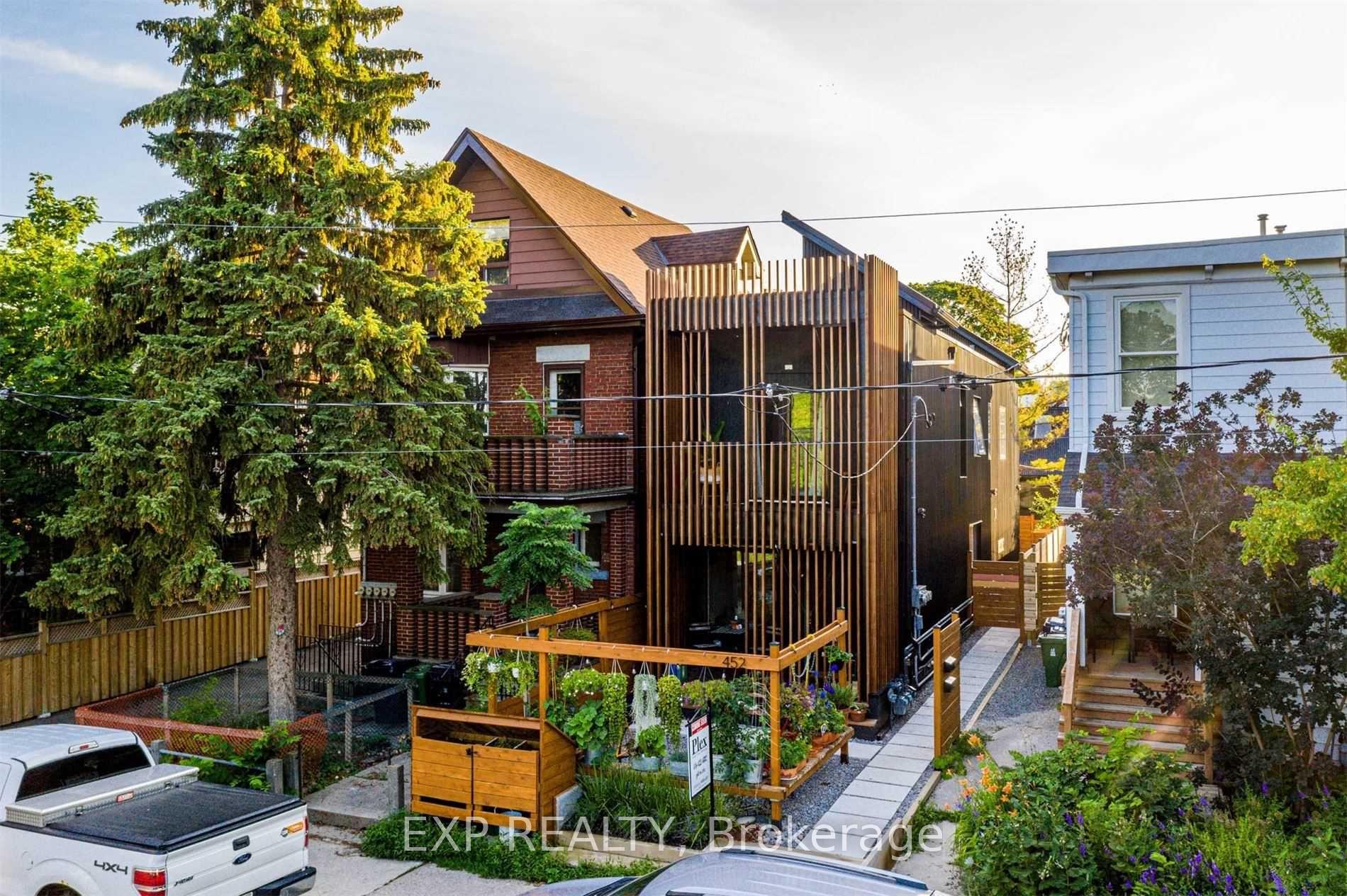 Photo 3 of 452 Montrose Avenue, Toronto, Palmerston-Little Italy — HOMEH