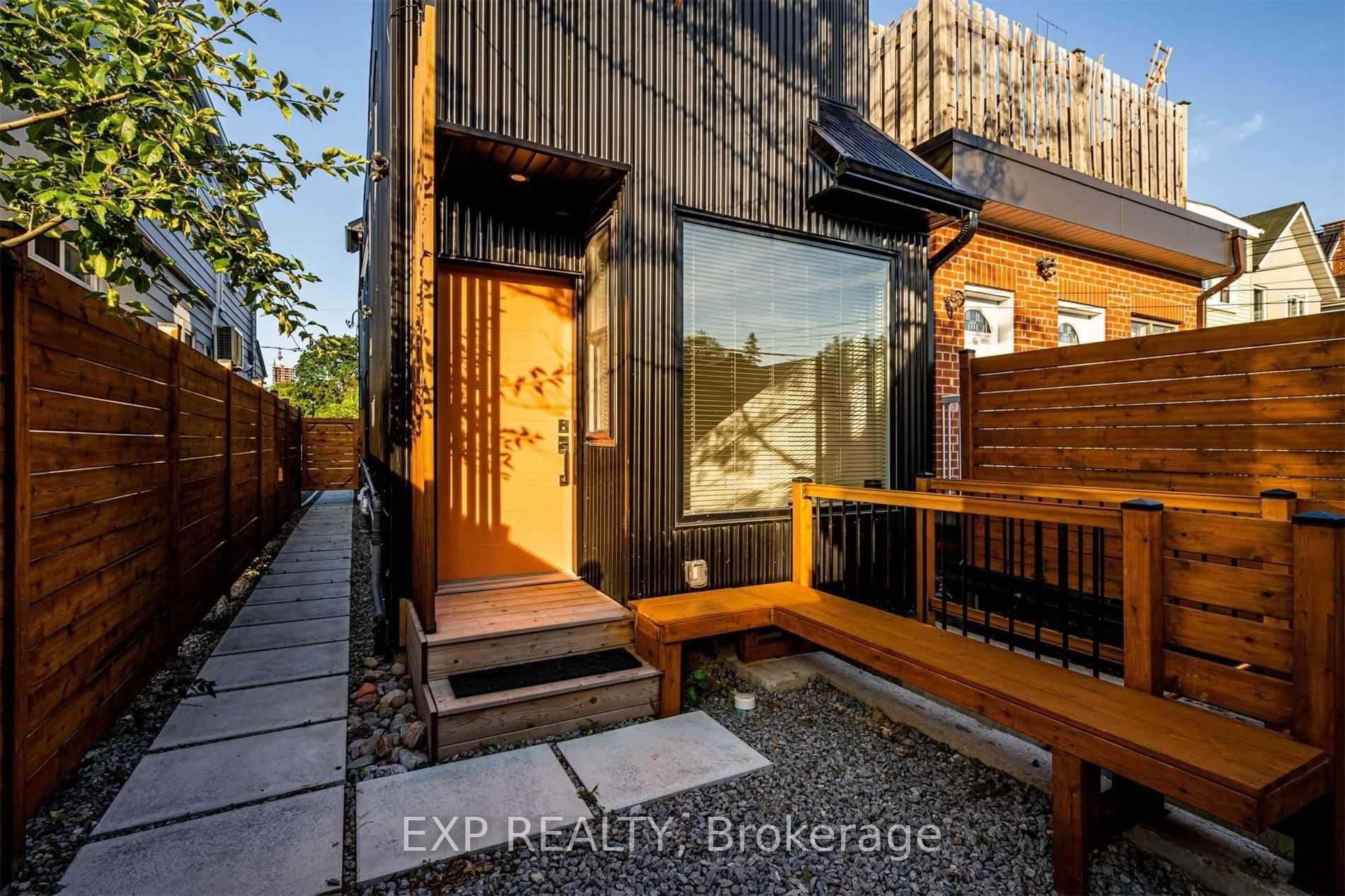 Photo 16 of 452 Montrose Avenue, Toronto, Palmerston-Little Italy — HOMEH