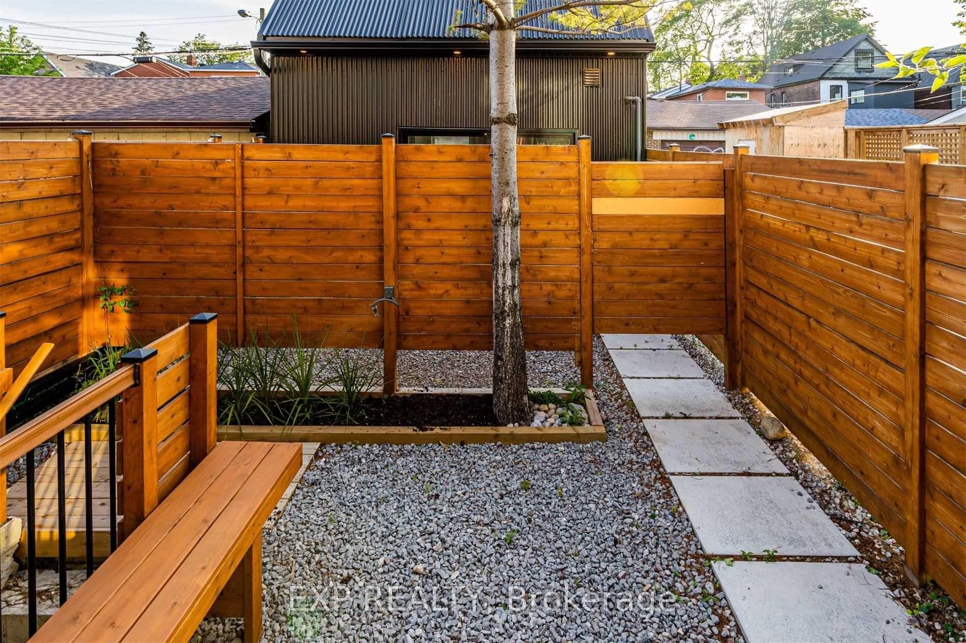 Photo 17 of 452 Montrose Avenue, Toronto, Palmerston-Little Italy — HOMEH