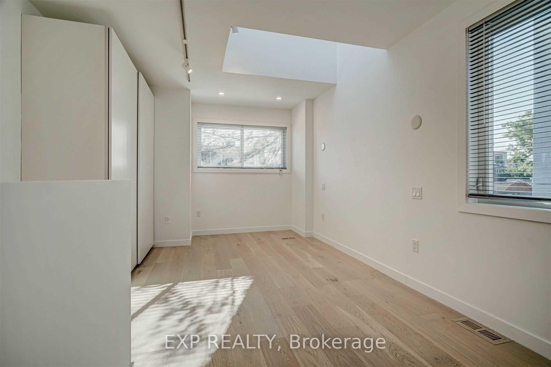 Photo 21 of 452 Montrose Avenue, Toronto, Palmerston-Little Italy — HOMEH